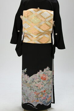 【黒留袖レンタル】淡鳥小花柄友禅黒留袖高級留袖結婚式・友禅M寸〜L寸お母様の留袖・正絹【16点フルセット】/レンタル/留袖/留袖/着物レンタル/結婚式/黒留袖/正絹/貸衣装/母親/親族/とめそで トメソデ/草履バッグ付★往復送料無料★複数割引fy16REN07