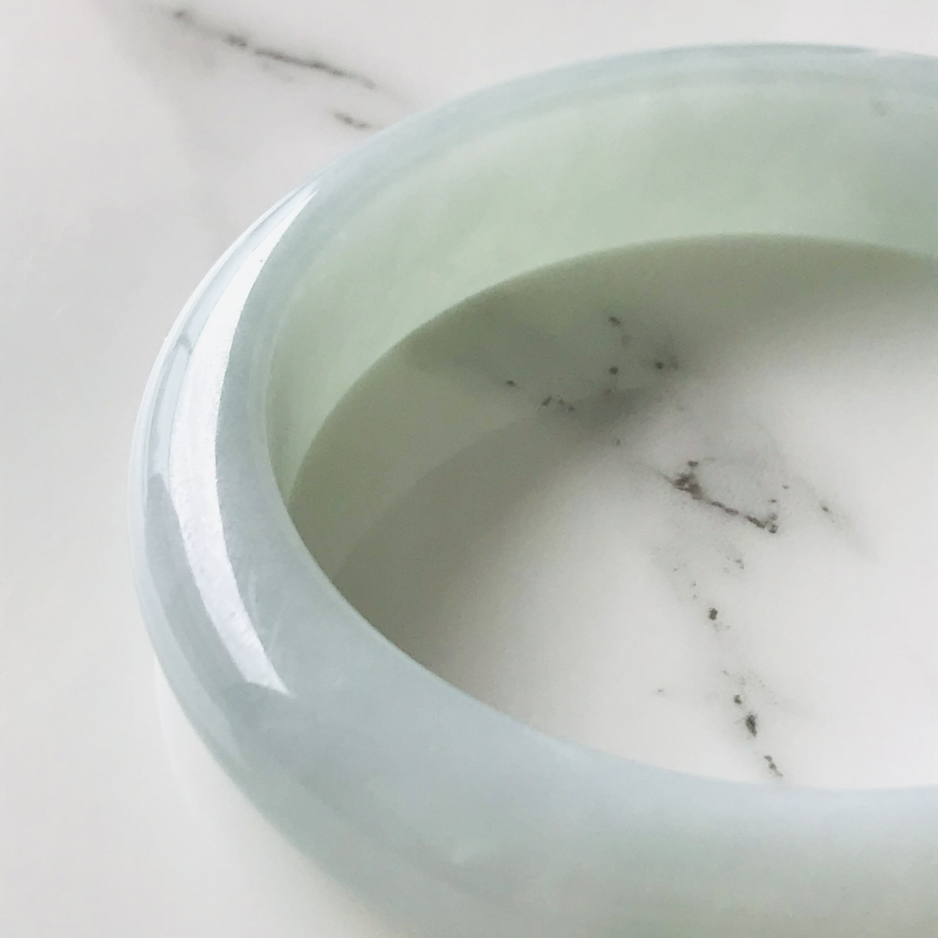 COCO2019 jade store 翡翠専門店のミャンマー産 翡翠　ヒスイ　jade バングル ブレスレット　高品質 一点もの　53.5mm 　ライトグリーン　ヒスイ ひすい パワーストーン hisui 本翡翠 翡翠専門店 アクセサリー ジュエリー　大人かわいい　手镯｜アングル2