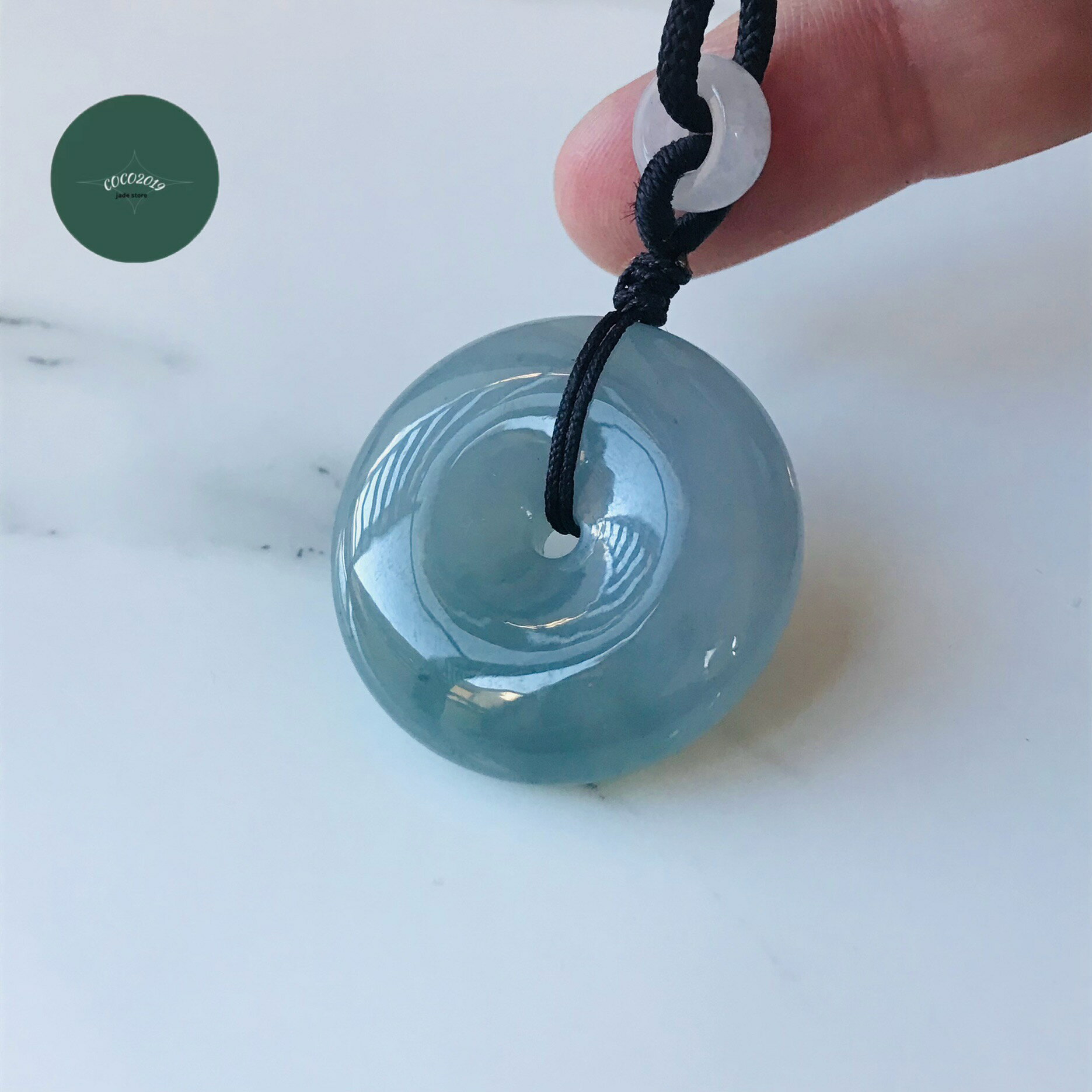 ミャンマー産 翡翠　ヒスイ　jade 高品質　ペンダントトップ　ネックレス　彫刻　紐付き　一点もの　希..