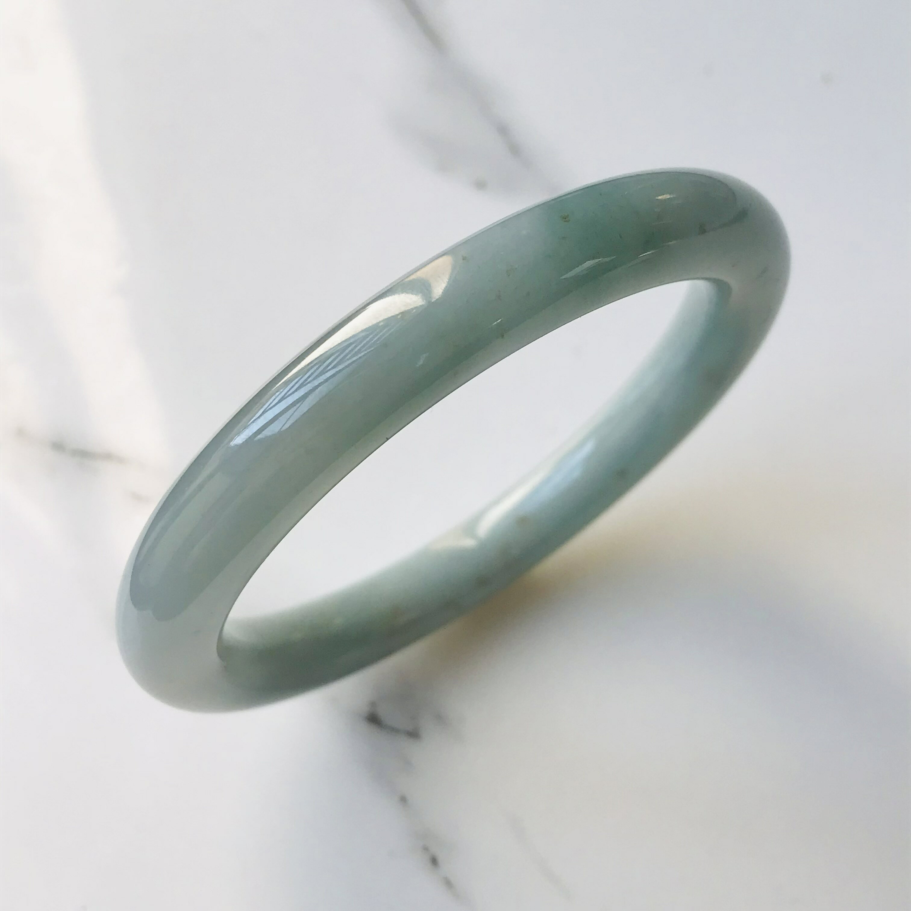 COCO2019 jade store 翡翠専門店のミャンマー産　翡翠　ヒスイ　バングル　一点もの　56.9mm 　ひすい パワーストーン hisui 本翡翠 アクセサリー ブレスレット　翡翠手镯　大人かわいい　天然石｜アングル2