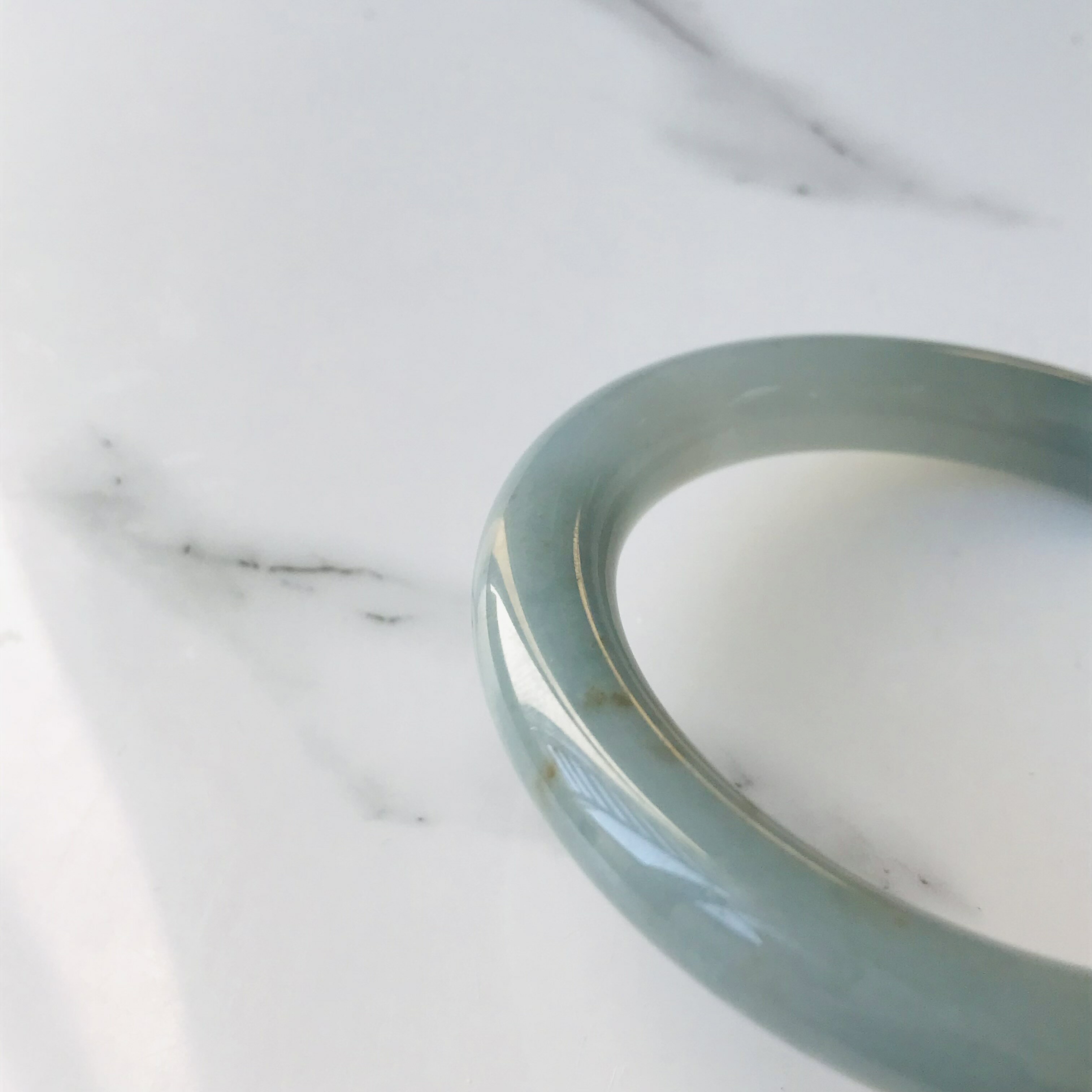 COCO2019 jade store 翡翠専門店のミャンマー産　翡翠　ヒスイ　バングル　一点もの　56.9mm 　ひすい パワーストーン hisui 本翡翠 アクセサリー ブレスレット　翡翠手镯　大人かわいい　天然石｜アングル3