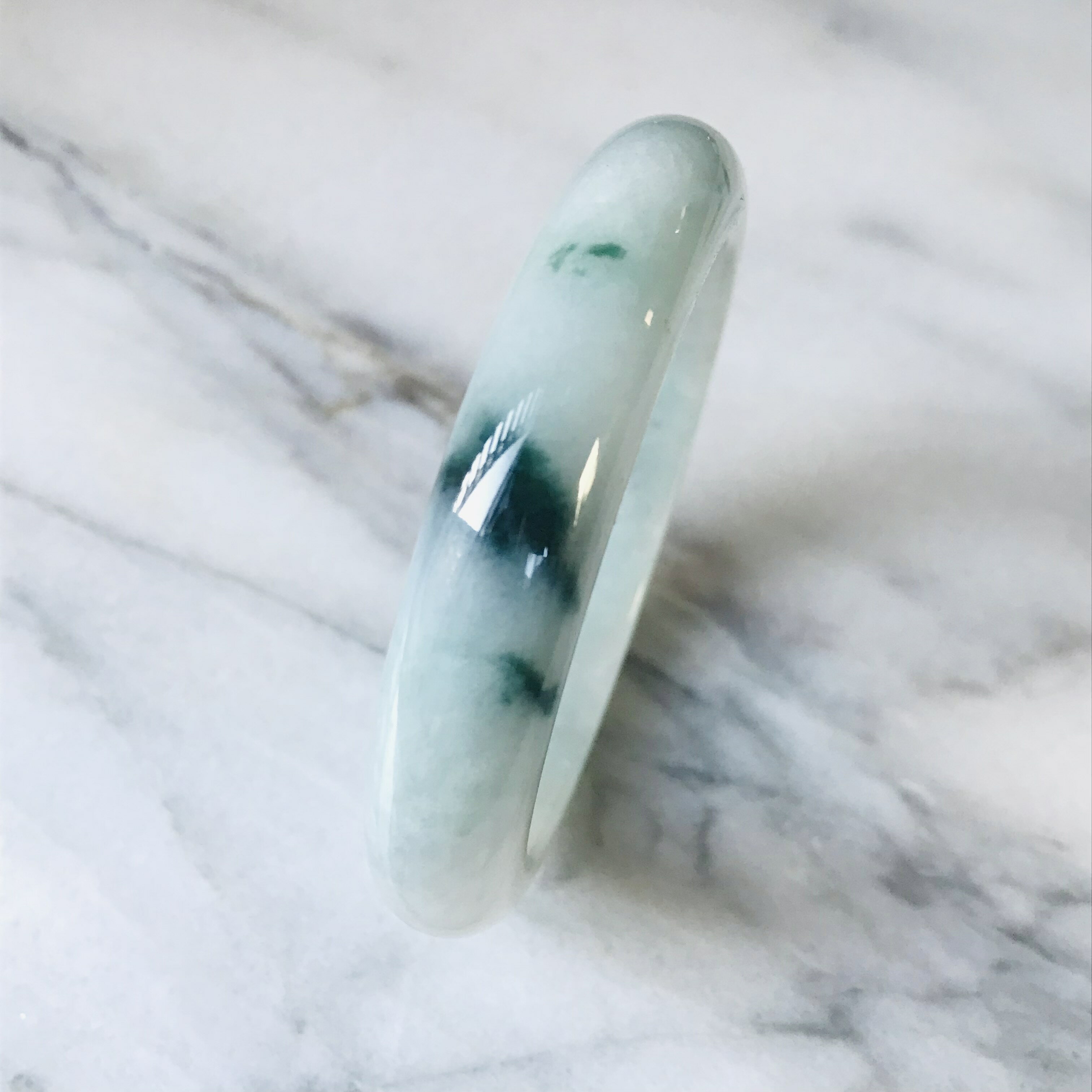 COCO2019 jade store 翡翠専門店のミャンマー産　翡翠　ヒスイ　バングル　一点もの　57.1mm ひすい パワーストーン hisui 本翡翠 アクセサリー 翡翠手镯　ブレスレット　白　緑　飄花｜アングル2