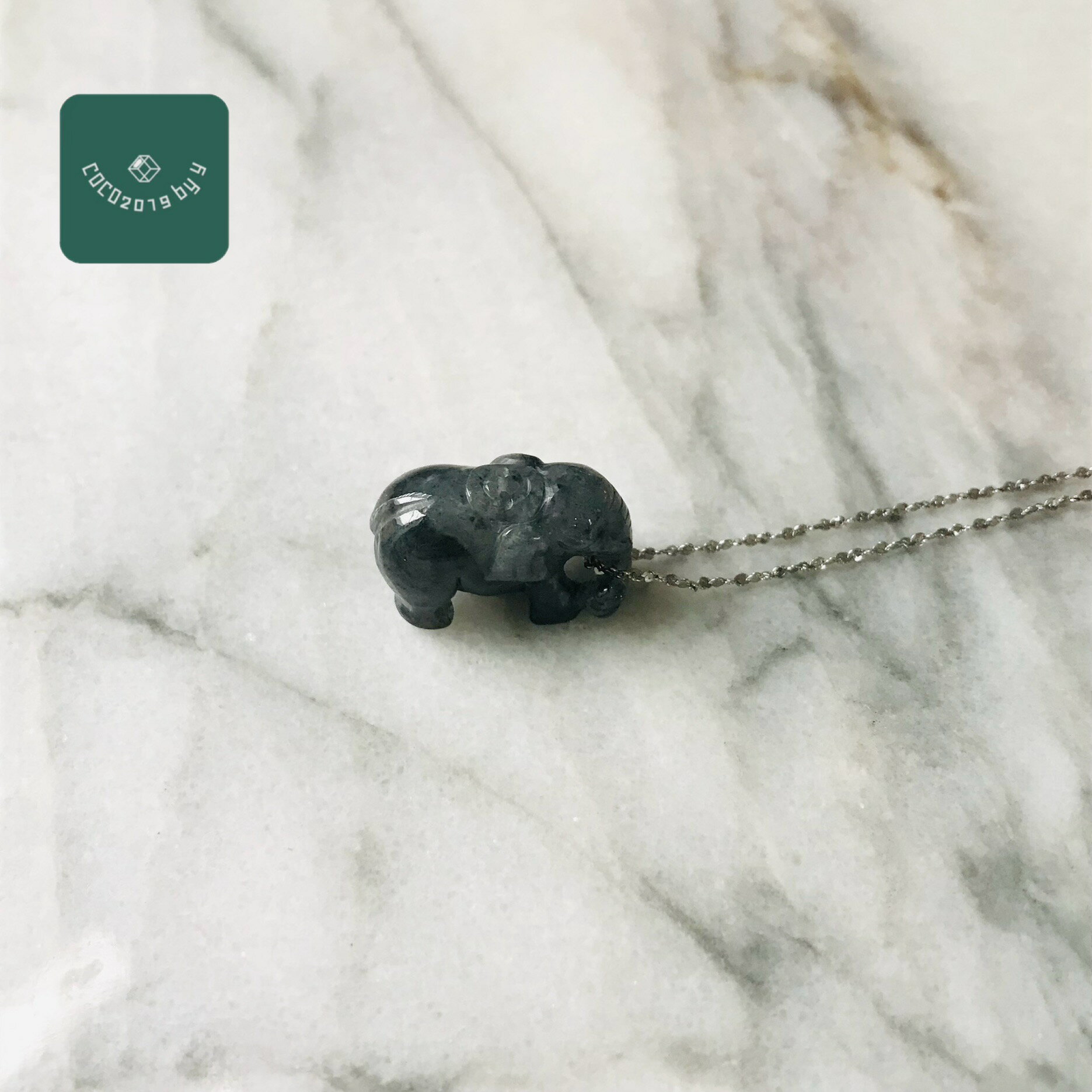 乐天商城 - ミャンマー産 翡翠　ヒスイ　jade ペンダントトップ　ネックレス　彫刻　一点もの　希少　天然石　 ヒスイ ひすい パワーストーン hisui 本翡翠 翡翠専門店 アクセサリー　象
