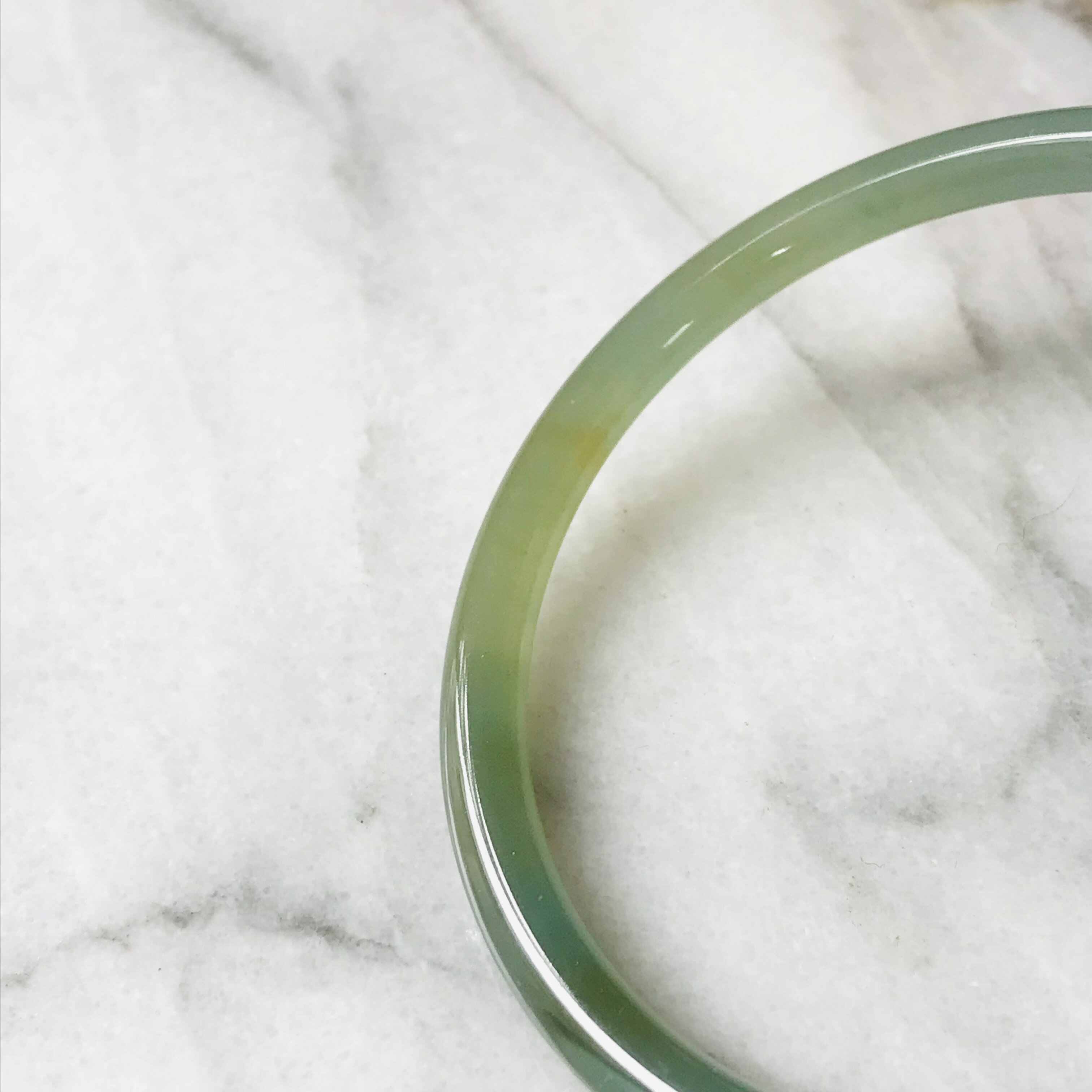 COCO2019 jade store 翡翠専門店のグアテマラ産 翡翠　ヒスイ　jade バングル ブレスレット　56.7mm　ヒスイ ひすい パワーストーン hisui 本翡翠 翡翠専門店 アクセサリー ジュエリー 手镯　青　緑　氷翡翠　黄｜アングル3