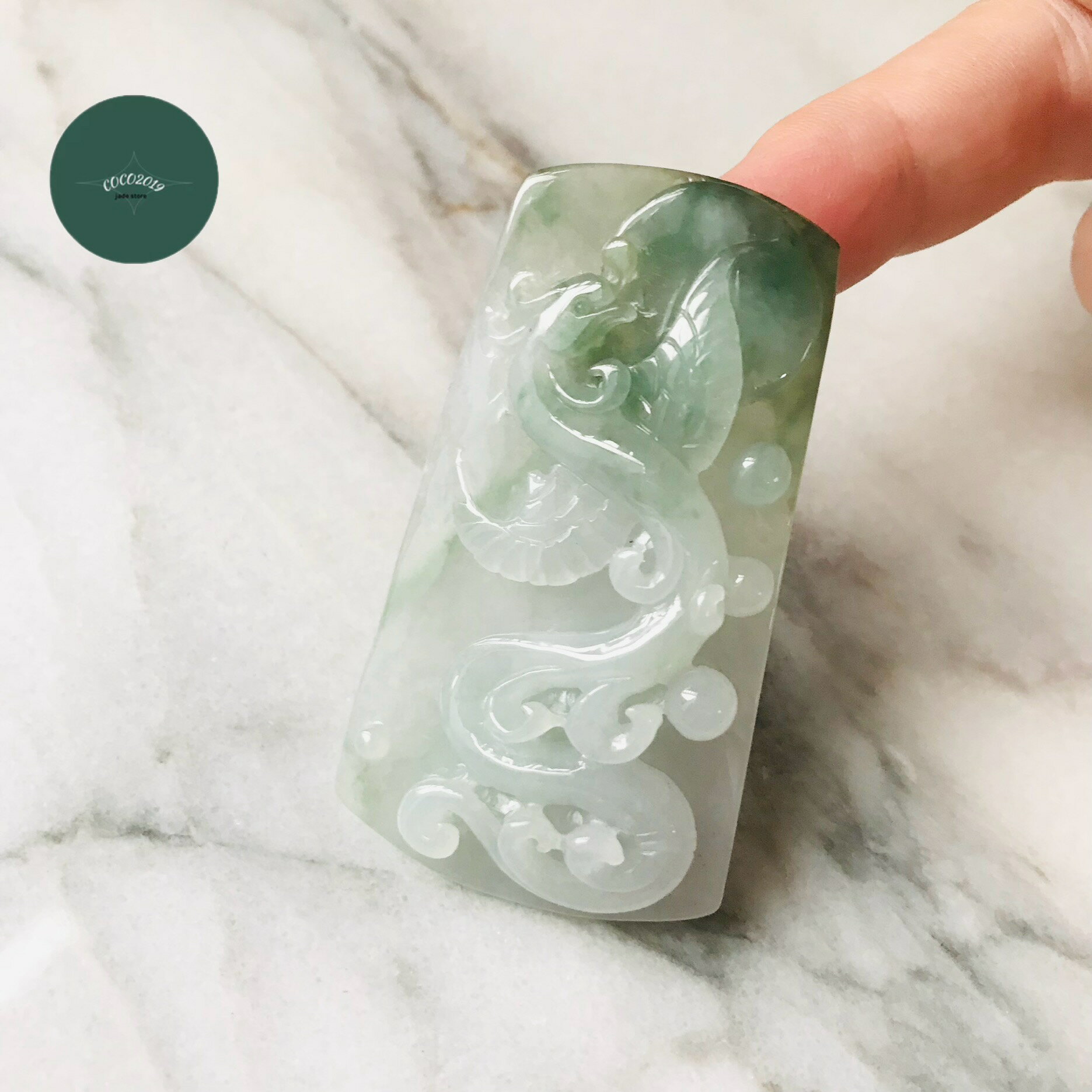 Rakuten - ミャンマー産 翡翠　ヒスイ　jade 職人手彫　お守り 一点もの　希少　天然石　 彫刻　ヒスイ ひすい パワーストーン hisui 本翡翠 翡翠専門店 インテリア　オブジェ　フラワー　龍　鳳凰　ペンダントトップ