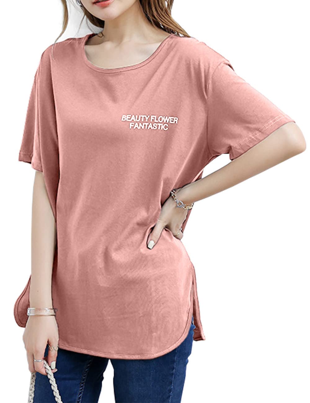 【送料無料】[INNIFER] 無地 Tシャツ レディース 半袖 ゆったり 大きいサイズ 黒 白 英字 バッグプリント クルーネック ロング丈 スリット カットソー 夏 秋 シンプル おしゃれ 色：ピンク、サイズ：M Regular