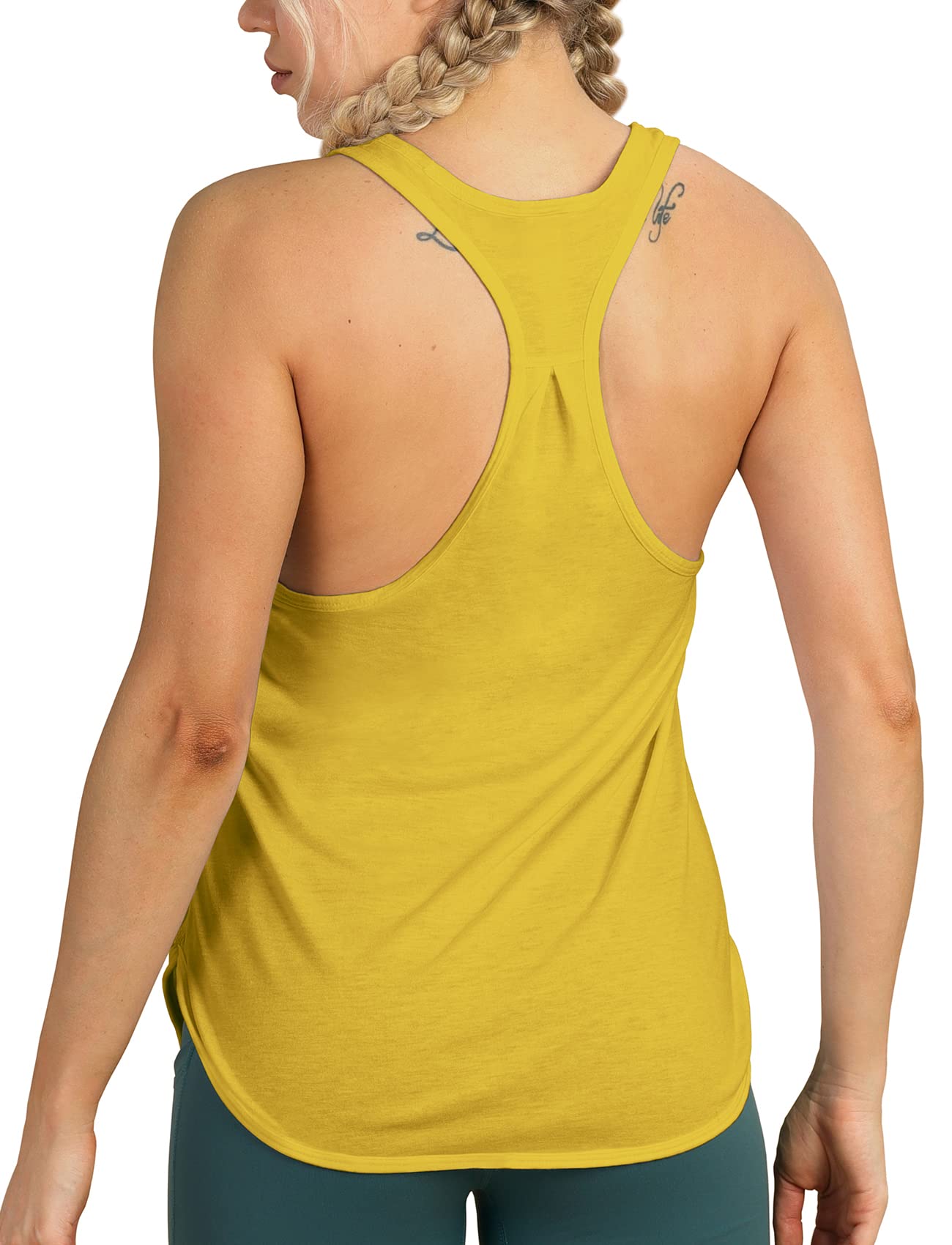 【送料無料】[icyzone] タンクトップ 緩い レーヨン アクティブシャツ 通気 速乾 軽量 レーサーバック ランニング ワークアウト ジム ヨガ トップス レディース 色：マスタード、サイズ：M