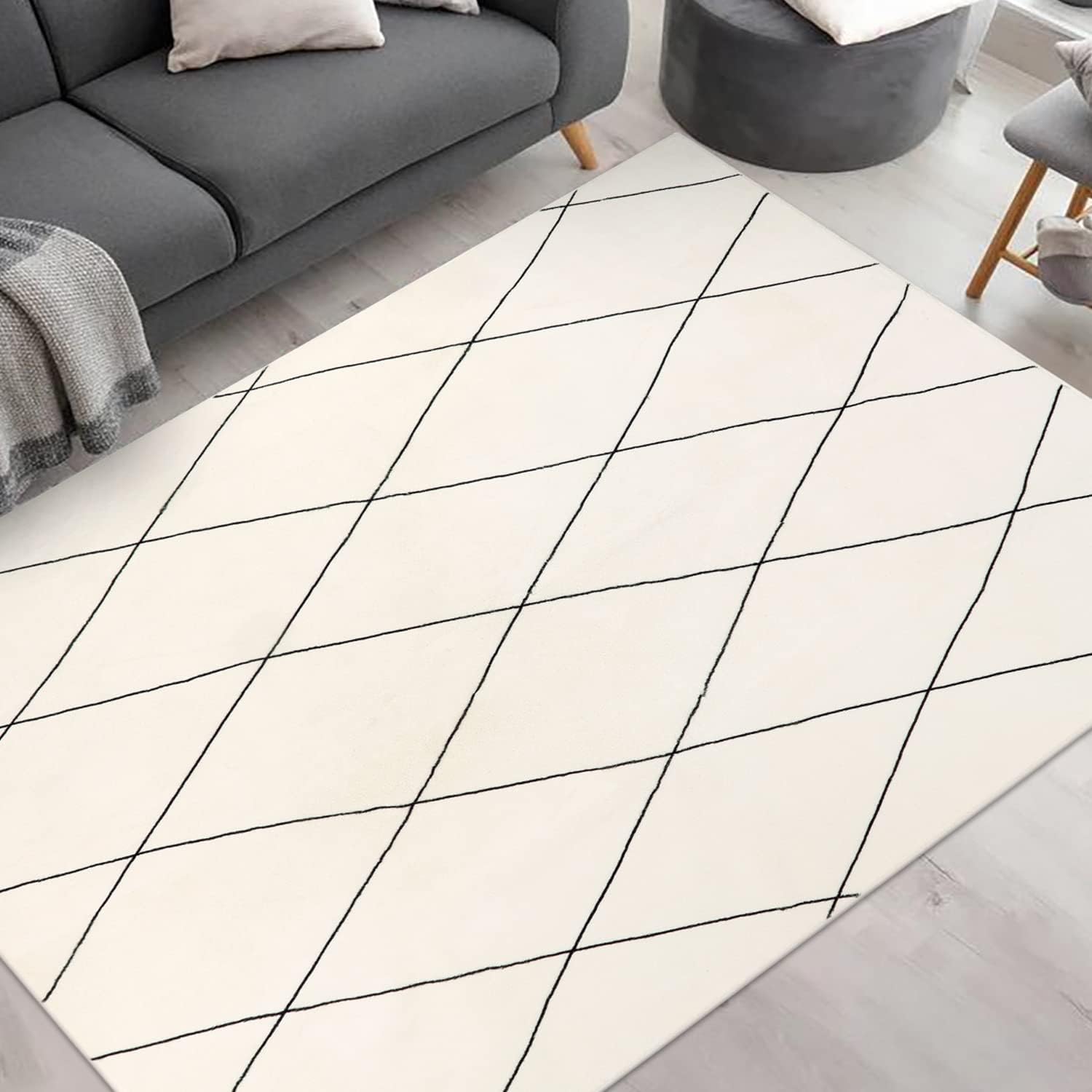 【送料無料】HAOCOO カーペット 洗える 135х185cm 北欧風 ラグ オールシーズン適用 幾何学柄 約1.5畳 ふわふわ 滑り止め ホットカーペット対応 防音 抗菌防臭 リビング ラグマット アンティーク アイボリー