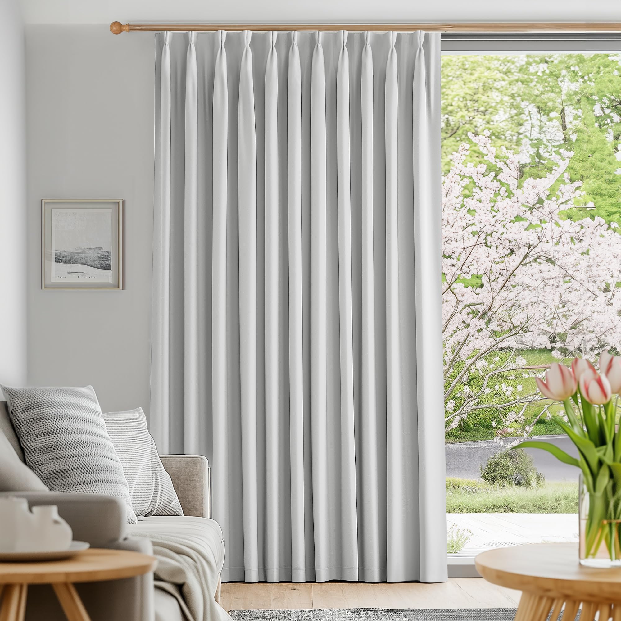 【送料無料】Deconovo 遮光カーテン ドレープカーテン 無地 幅150cm丈230cm グレーホワイト 1枚入 1級遮光 おしゃれ 仕切り 幅広い 形状記憶加工 UVカット 断熱 防寒 節電対策 昼夜目隠し