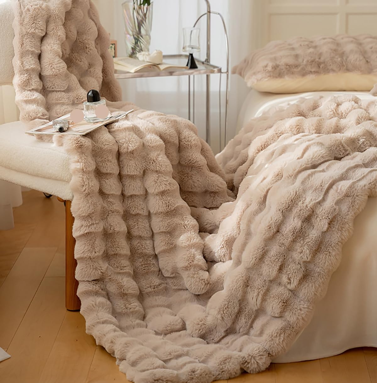 【送料無料】SUKAAGO ふわとろ毛布 シングル 冬用 厚手 ふわとろ 毛布 2枚合わせ もこもこ毛布 あったか ブランケット とろとろ 掛け布団 ふわふわ 布団 100x160cm 柔らかく肌触 暖かい 極温 静電気防止 洗える 吸湿速乾 抗菌防臭 (ベージュ,100*160cm)