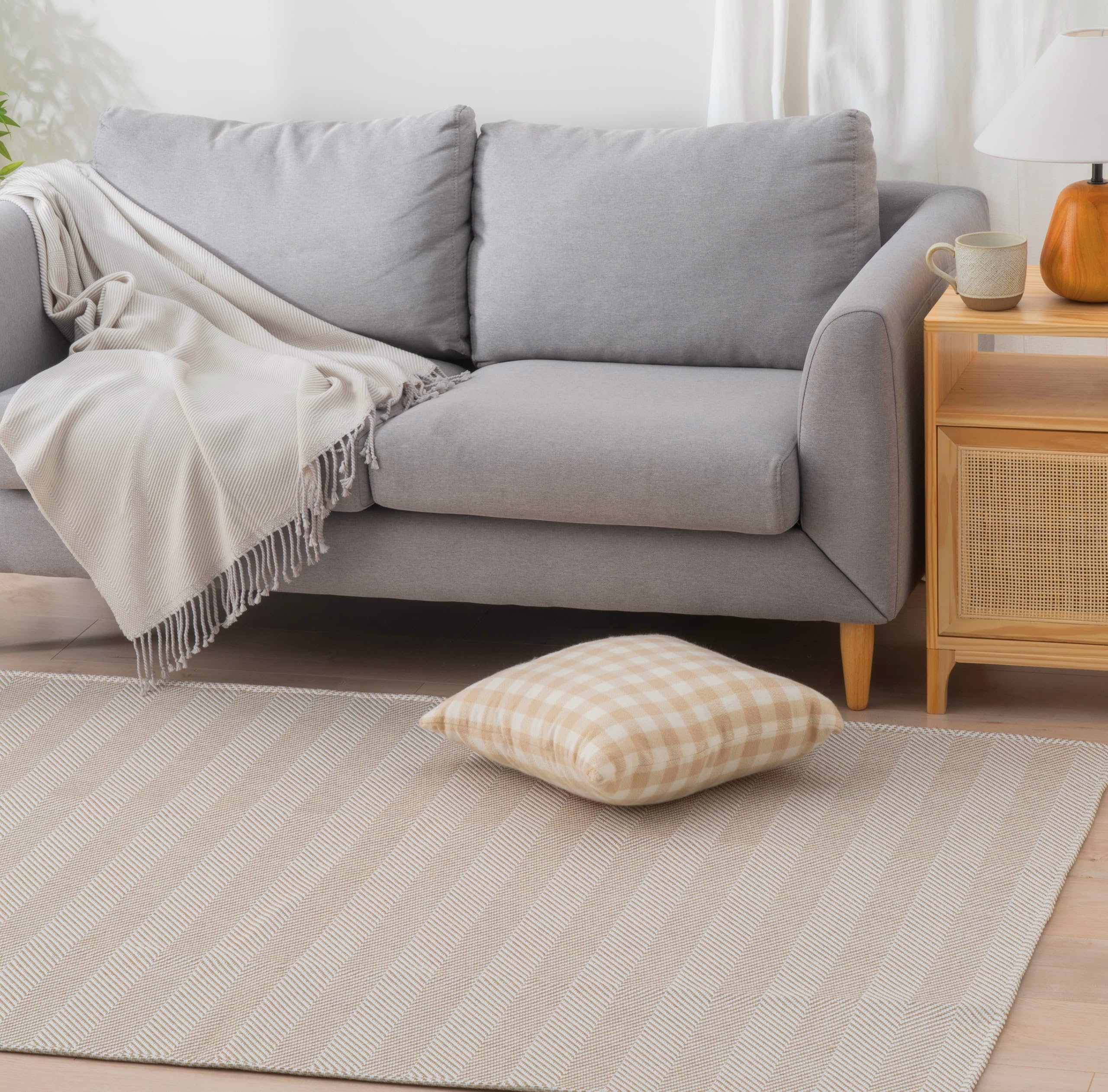 【送料無料】【 限定】RECYCO カーペット ラグ 1.5畳 ラグマット 春 夏 ジャガード織り ヘリンボンミックス 滑り止め 洗える オールシーズン適用 床保護 防音 おしゃれ ベージュ 130X185