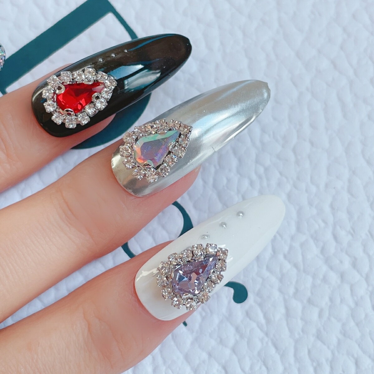 おしゃれな ネイルパーツ セルフネイル ハンドメイドdiyパーツ ドロップ ジュエリー ストーン メタルパーツ 雫 涙型 ジュエリーチャーム ビジュー ネイル用品 マスクチャーム 囲みラインストーンパーツ 国内外の人気集結 デコ パーツ ネイル Saboe ジェルネイル