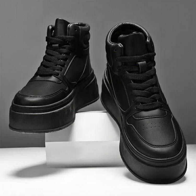 誰にも気づかれずに背が高くなるシークレットスニーカー【6cm・8cm・10cmアップ】厚底＋インヒールで、フラットな見た目ながらスタイルアップにも期待大！シークレットインヒールを使用し、すっきりとしたシルエットは、ハイカット丈でも足をスッキリと見せてくれそう。カジュアルにはもちろんおしゃれなコーデにもマッチする。普段使いからお出かけ、旅行にもヘビロテ間違いなしのアイテムです。 サイズ 39（24.5cm） 40（25cm） 41（25.5cm） 42（26cm） 43（26.5cm） 44（27cm） サイズについての説明 39（24.5cm） 40（25cm） 41（25.5cm） 42（26cm） 43（26.5cm） 44（27cm） 素材 合皮、ゴム 色 黒(6cmアップ) 白(6cmアップ) 黒(8cmアップ) 白(8cmアップ) 黒(10cmアップ) 白(10cmアップ) 備考 ●サイズ詳細等の測り方はスタッフ間で統一、徹底はしておりますが、実寸は商品によって若干の誤差(1cm〜3cm )がある場合がございますので、予めご了承ください。 ●商品の色は、撮影時の光や、お客様のモニターの色具合などにより、実際の商品と異なる場合がございます。あらかじめ、ご了承ください。 ●製品によっては、生地の特性上、洗濯時に縮む場合がございますので洗濯時はご注意下さいませ。 ▼色味の強い製品によっては他の衣類などに色移りする場合もございますので、速やかに（脱水、乾燥等）するようにお願いいたします。 ▼生地によっては摩擦や汗、雨などで濡れた時は、他の製品に移染する恐れがございますので、着用の際はご注意下さい。 ▼生地の特性上、やや匂いが強く感じられるものもございます。数日のご使用や陰干しなどで気になる匂いはほとんど感じられなくなります。誰にも気づかれずに背が高くなるシークレットスニーカー【6cm・8cm・10cmアップ】厚底＋インヒールで、フラットな見た目ながらスタイルアップにも期待大！シークレットインヒールを使用し、すっきりとしたシルエットは、ハイカット丈でも足をスッキリと見せてくれそう。カジュアルにはもちろんおしゃれなコーデにもマッチする。普段使いからお出かけ、旅行にもヘビロテ間違いなしのアイテムです。 サイズ 39（24.5cm） 40（25cm） 41（25.5cm） 42（26cm） 43（26.5cm） 44（27cm） サイズについての説明 39（24.5cm） 40（25cm） 41（25.5cm） 42（26cm） 43（26.5cm） 44（27cm） 素材 合皮、ゴム 色 黒(6cmアップ) 白(6cmアップ) 黒(8cmアップ) 白(8cmアップ) 黒(10cmアップ) 白(10cmアップ) 備考 ●サイズ詳細等の測り方はスタッフ間で統一、徹底はしておりますが、実寸は商品によって若干の誤差(1cm〜3cm )がある場合がございますので、予めご了承ください。 ●商品の色は、撮影時の光や、お客様のモニターの色具合などにより、実際の商品と異なる場合がございます。あらかじめ、ご了承ください。 ●製品によっては、生地の特性上、洗濯時に縮む場合がございますので洗濯時はご注意下さいませ。 ▼色味の強い製品によっては他の衣類などに色移りする場合もございますので、速やかに（脱水、乾燥等）するようにお願いいたします。 ▼生地によっては摩擦や汗、雨などで濡れた時は、他の製品に移染する恐れがございますので、着用の際はご注意下さい。 ▼生地の特性上、やや匂いが強く感じられるものもございます。数日のご使用や陰干しなどで気になる匂いはほとんど感じられなくなります。