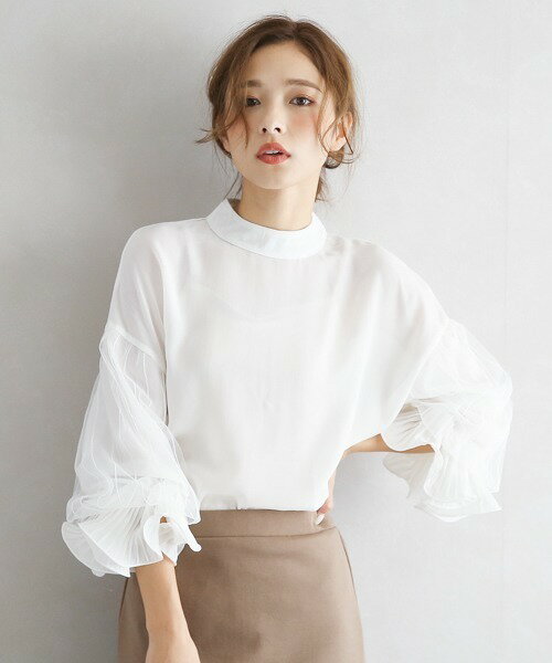 シフォンシャツ　シャツ　レディース トップス　レデイースファッション　女性 ベース ぽわん袖　速乾性 通勤 ビジネス 就活 面接　OL カジュアル感 シンプル オシャレ 気品 タートルネック フリルシャツのサムネイル