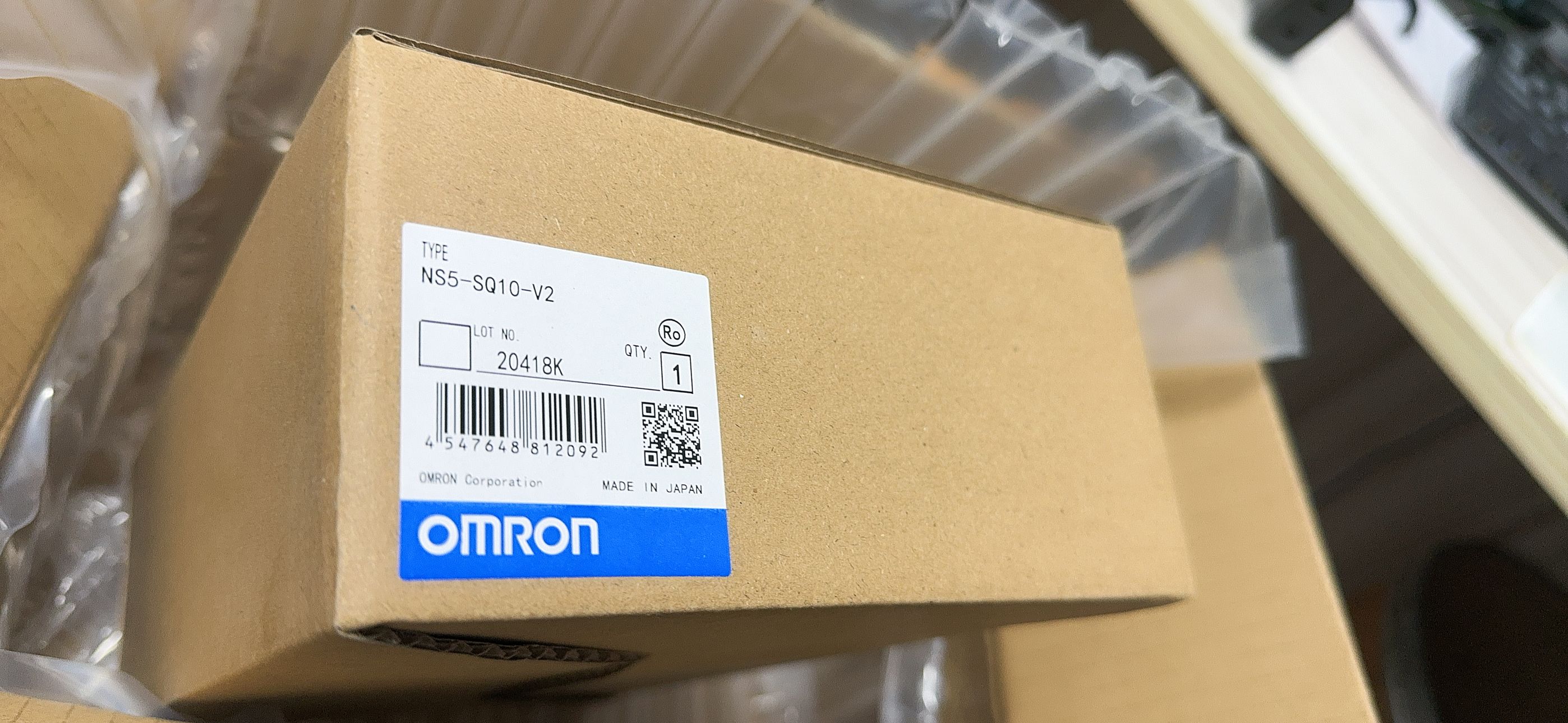 Rakuten - 新品★東京発★適格請求★税込★OMRON タッチパネル NS5-SQ10-V2 ★6ヶ月保証