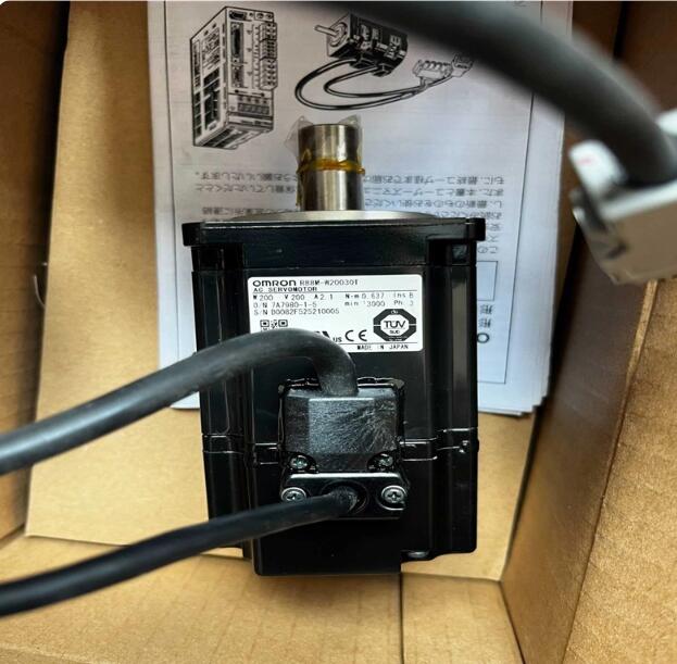 Rakuten - 新品★東京発★適格請求★税込★OMRON R88M-W20030T 新しいサーボモーター★6ヶ月保証