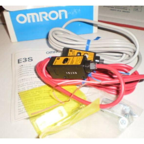 Rakuten - 新品★東京発★適格請求★税込 E3S-2E4 OMRON ( E3S-2LE4 & E3S-2DE4 ) Photoelectric Switch E3S 2E4 オムロン -★6ヶ月保証