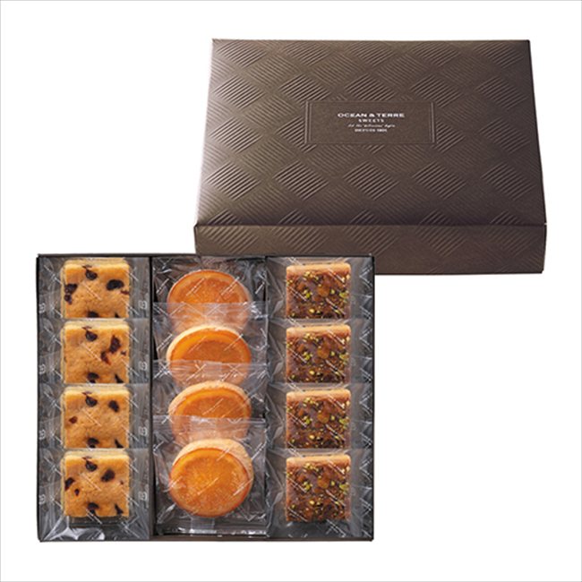 ■商品紹介：華やかで贅沢な味わいをひと箱に。人気の焼菓子の詰め合わせ。花咲くクッキーからフロランタン・濃厚ブラウニーまで、笑顔広がる幸せギフト。 ■商品内容：クランベリーブラウニー×4、オレンジクッキー×4、フロランタン×4 ■パッケージサイズ：246×211×48 ■アレルゲン：小麦・卵・乳成分 メーカー希望小売価格はメーカーカタログに基づいて掲載しています ■さまざまなギフトアイテムをご用意しております。 内祝　内祝い　お祝い返し　ウェディングギフト　ブライダルギフト　引き出物　引出物　結婚引き出物　結婚引出物　結婚内祝い　出産内祝い 命名内祝い　入園内祝い　入学内祝い　卒園内祝い　卒業内祝い　就職内祝い　新築内祝い　引越し内祝い　快気内祝い　開店内祝い　二次会 披露宴　お祝い　御祝　結婚式　結婚祝い　出産祝い　初節句　七五三　入園祝い　入学祝い　卒園祝い　卒業祝い　成人式　就職祝い　昇進祝い 新築祝い　上棟祝い　引っ越し祝い　引越し祝い　開店祝い　退職祝い　快気祝い　全快祝い　初老祝い　還暦祝い　古稀祝い　喜寿祝い　傘寿祝い 米寿祝い　卒寿祝い　白寿祝い　長寿祝い　金婚式　銀婚式　ダイヤモンド婚式　結婚記念日　ギフト　ギフトセット　セット　詰め合わせ　贈答品　お返し お礼　御礼　ごあいさつ　ご挨拶　御挨拶　プレゼント　お見舞い　お見舞御礼　お餞別　引越し　引越しご挨拶　記念日　誕生日　父の日　母の日　敬老の日 記念品　卒業記念品　定年退職記念品　ゴルフコンペ　コンペ景品　景品　賞品　粗品　お香典返し　香典返し　志　満中陰志　弔事　会葬御礼　法要 法要引き出物　法要引出物　法事　法事引き出物　法事引出物　忌明け　四十九日　七七日忌明け志　一周忌　三回忌　回忌法要　偲び草　粗供養　初盆 供物　お供え　お中元　御中元　お歳暮　御歳暮　お年賀　御年賀　残暑見舞い　年始挨拶　ボーリング大会　景品　レミパン　ゼリー　スターバックス 千疋屋　結婚式　そうめん　ローラアシュレイ　プリン　話題　ディズニー　カタログギフト　ティファール　ビタクラフト　ステンレスタンブラー　リラックマ のし無料　メッセージカード無料　ラッピング無料 ギフトにぴったりのアイテムをご紹介！ 贈り物に悩んでいる方へ、心温まるギフトアイテムを取り揃えました。高品質な食品、ふわふわのタオル、美しい食器、そしてセンスあふれる雑貨まで、幅広いラインナップであなたの大切な人への思いを伝えます。 特徴 高品質：厳選された素材と丁寧な製造工程で作られた商品ばかり。どれも長く愛用いただけます。 多用途：どんなシーンでも使える万能アイテムが揃っています。誕生日、結婚祝い、新築祝いなど、さまざまな場面に最適です。 デザイン：シンプルで洗練されたデザインから、カラフルで個性的なものまで、多彩なバリエーションをご用意。 お手頃価格：高品質ながら手ごろな価格で、コストパフォーマンスも抜群。 おすすめの用途とシーン 誕生日プレゼント：大切な人の特別な日を祝うために、実用的かつ心温まるギフトを。食品やタオルは、日常で役立つアイテムとして喜ばれます。 結婚祝い：新しい生活を始めるカップルに、美しい食器やおしゃれな雑貨を。幸せな家庭を築くお手伝いができます。 新築祝い：新しい家に引っ越した友人や家族へ、インテリアにぴったりの雑貨や実用的なタオルを。快適な生活をサポートします。 お返しギフト：感謝の気持ちを込めて、おしゃれで実用的なアイテムを。食品はもちろん、使い心地の良いタオルや美しい食器も喜ばれます。 季節の贈り物：お中元やお歳暮、季節の挨拶として、季節に合ったギフトを。夏には涼しげな雑貨、冬には温かみのあるタオルや食品が最適です。 贈る相手に合わせたおすすめ グルメな方へ：美味しい食品を贈れば、食卓が一層華やかに。特別な時間を演出します。 家庭的な方へ：ふわふわのタオルや使いやすい食器で、日常生活に彩りを。 オシャレな方へ：センスあふれる雑貨で、インテリアを一層魅力的に。 まとめ あなたの気持ちを込めたギフト選びをお手伝いします。どれも心を込めて選んだアイテムばかりです。大切な人への贈り物として、自信を持っておすすめします。 商品概要 [分類] 以下のような商品をお探しの方にオススメです。スイーツ スィーツ スウィーツ Sweets ケーキ お菓子 洋菓子 デザート おやつ 小腹対策 食品 食べ物 / チョコレートケーキ チョコレート ガトーショコラ チーズケーキ 生菓子 生ケーキ ベイクドチーズケーキ [評価・マスコミ] ランキング1位のおすすめ(お勧め オススメ) インスタ映え SNS 評判 今話題の人気商品 [サービス] 以下のサービスをご利用いだだけます。不可の場合あり。お取り寄せ 全国配送 全国発送 オーダー 注文 デリバリー 取寄せ 宅配 ネット通販 持ち運び可 / 送料無料 送料込み 無料ギフト対応 日持ち長い 長期保存 賞味期限が長い 名入れ 当日発送 お急ぎ便 即日配送 即日発送 翌日配送 翌日発送 前日に買う あす楽 明日楽 即納 翌日 あす着 明日届く 配送日指定可 冷凍保存可 冷凍保管 冷凍便 ギフトラッピング ギフト対応 予約 メッセージ付き 有料メッセージカード 有料お誕生日カード ホワイトデー当日お届け可能 [パッケージ] 　 以下のような包装でお届けします。詰め合わせ セット アソート 化粧箱入り ラッピング不要 個包装 小分け 手提げ袋（有償） 2重梱包 [デザイン] 以下のようなイメージをお求めの方におすすめです。お洒落 可愛い ゴージャス 高級感 プレミアム サプライズ感 美しい インパクト 面白い 珍しい 希少 驚き シンプル 上品 スタイリッシュ エレガント モダン [ご用途] 工夫次第で様々な用途でご利用いただけます。贈り物 プレゼント ギフト プチギフト 贈答品 お祝い 御祝い 退職祝い 内祝い 出産祝い 出産内祝い 入学祝い 卒業祝い ご褒美 手土産 お土産 お使い物 お返し お礼 ご挨拶 ご進物 お配り 配る ばらまき バレンタインデー バレンタインデイ ヴァレンタイン 友チョコ 義理チョコ 本命チョコ 逆チョコ バレンタインチョコ ホワイトデー ホワイトデイ ホワイトデーのお返し 七五三 ひな祭り こどもの日 ハロウィン クリスマス お中元 お年賀 ウインターギフト 御中元 御歳暮 サマーギフト 残暑見舞い お歳暮 母の日 父の日 敬老の日 敬老会記念品 敬老会 結婚祝い 結婚内祝い 結婚記念日 結婚式二次会 二次会のプチギフト 結婚披露宴の引き出物 引き菓子 ウエディングパーティー 成人祝い 長寿祝い 還暦祝い 古希祝い 古稀祝い 喜寿祝い 傘寿祝い 米寿祝い 卒寿祝い 白寿祝い 紀寿祝い 百寿祝い 成人式 セレモニー イベント 内祝い 快気祝い 快気内祝い 出産内祝い 出産祝い 記念日 お返し ご進物 御使い物 お礼 ご挨拶 御礼 ご祝儀 祝儀の品 お使い物 ノベルティー 粗品 景品 長寿 法事 法要 仏事 年忌法事 志 粗供養 供養返し 香典返し 満中陰志 御供え お供え 御供物 弔事 七五三 ひな祭り 入学祝い 卒業祝い 卒園祝い 退職祝い 入社祝い 成人式 成人式のお祝い 朝食 食事代わり ティータイム ブレイクタイム ホームパーティー クリスマスケーキ 誕生日プレゼント 誕生祝い バースデーケーキ 学校 会社 職場 法人 取引先 部活 イベント サークル 介護施設 [おすすめの方] 以下のような様々なお客様にお喜びいただいております。10代 20代 30代 40代 50代 60代 70代 80代 90代 100歳以上 お母さん お父さん ママ パパ 兄弟姉妹 彼氏 彼女 恋人 義理の母 叔父さん 親戚の お嬢さん 大家族 家族 赤ちゃん 祖父 祖母 叔父 叔母 孫 おじいちゃん おばあちゃん じいじ ばあば 夫 旦那 妻 奥様 お嫁さん 奥さん 親 両親 娘 同僚 友達 仲間 友人 親友 上司 部下 先輩 後輩 お世話になった方 恩師 先生 大人数 女友達 法人 女性 男性 大人 子ども 子供用 小学生 中学生 高校生 男の子 女の子 辛党 甘党 甘いものが苦手 高齢者 お年寄り [その他おすすめ] 以下のような商品に興味のある方にもオススメです。大量 大量購入 財布に優しい 大人数 業務用 大量スイーツ お試し コスパ良い /華やかで贅沢な味わいをひと箱に。人気の焼菓子の詰め合わせ。花咲くクッキーからフロランタン・濃厚ブラウニーまで、笑顔広がる幸せギフト。