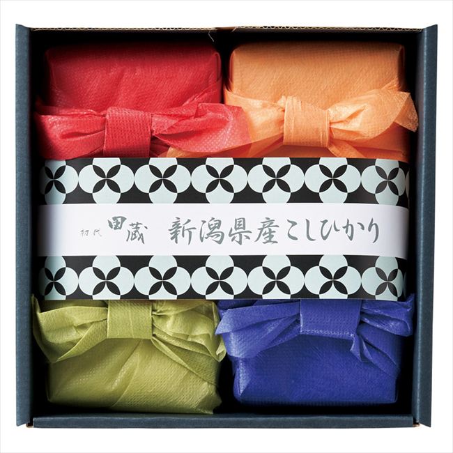 ■商品紹介：日本の米どころとして知られる新潟県。新潟米を代表するこしひかりはツヤや粘り、独特の甘味が特徴的です。国の名勝天然記念物に指定され、日本の百選にも選定された新潟県村上「笹川流れ」の塩をセットにしました。 ■商品内容：新潟県産こしひ...