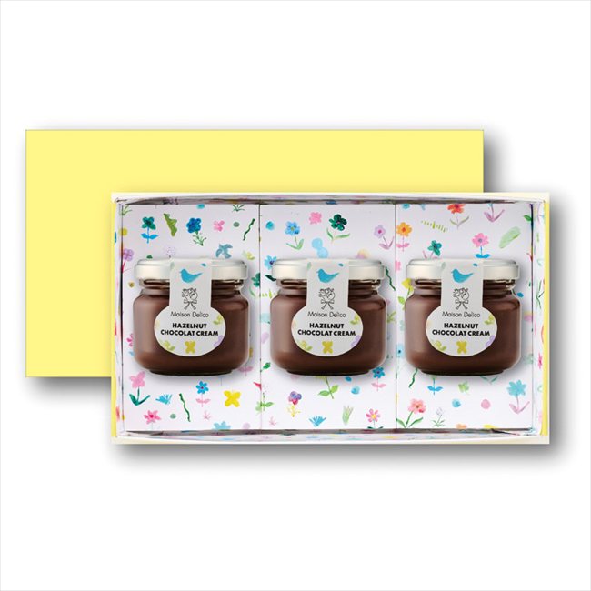 ■商品紹介：みんなのこころに花束を。 濃厚で香ばしいヘーゼルナッツと、上品で香り豊かなビターカカオのダークチョコレートが何とも贅沢なオーガニックショコラクリームです。乳製品、卵など使用しておりません。（ヴィーガン対応） ■商品内容：セット内容/ヘーゼルナッツショコラクリーム（80g）×3 ■パッケージサイズ：12.2×22.4×7cm ■賞味期限（ある場合）：常温1年 メーカー希望小売価格はメーカーカタログに基づいて掲載しています ■さまざまなギフトアイテムをご用意しております。 内祝　内祝い　お祝い返し　ウェディングギフト　ブライダルギフト　引き出物　引出物　結婚引き出物　結婚引出物　結婚内祝い　出産内祝い 命名内祝い　入園内祝い　入学内祝い　卒園内祝い　卒業内祝い　就職内祝い　新築内祝い　引越し内祝い　快気内祝い　開店内祝い　二次会 披露宴　お祝い　御祝　結婚式　結婚祝い　出産祝い　初節句　七五三　入園祝い　入学祝い　卒園祝い　卒業祝い　成人式　就職祝い　昇進祝い 新築祝い　上棟祝い　引っ越し祝い　引越し祝い　開店祝い　退職祝い　快気祝い　全快祝い　初老祝い　還暦祝い　古稀祝い　喜寿祝い　傘寿祝い 米寿祝い　卒寿祝い　白寿祝い　長寿祝い　金婚式　銀婚式　ダイヤモンド婚式　結婚記念日　ギフト　ギフトセット　セット　詰め合わせ　贈答品　お返し お礼　御礼　ごあいさつ　ご挨拶　御挨拶　プレゼント　お見舞い　お見舞御礼　お餞別　引越し　引越しご挨拶　記念日　誕生日　父の日　母の日　敬老の日 記念品　卒業記念品　定年退職記念品　ゴルフコンペ　コンペ景品　景品　賞品　粗品　お香典返し　香典返し　志　満中陰志　弔事　会葬御礼　法要 法要引き出物　法要引出物　法事　法事引き出物　法事引出物　忌明け　四十九日　七七日忌明け志　一周忌　三回忌　回忌法要　偲び草　粗供養　初盆 供物　お供え　お中元　御中元　お歳暮　御歳暮　お年賀　御年賀　残暑見舞い　年始挨拶　ボーリング大会　景品　レミパン　ゼリー　スターバックス 千疋屋　結婚式　そうめん　ローラアシュレイ　プリン　話題　ディズニー　カタログギフト　ティファール　ビタクラフト　ステンレスタンブラー　リラックマ のし無料　メッセージカード無料　ラッピング無料 ギフトにぴったりのアイテムをご紹介！ 贈り物に悩んでいる方へ、心温まるギフトアイテムを取り揃えました。高品質な食品、ふわふわのタオル、美しい食器、そしてセンスあふれる雑貨まで、幅広いラインナップであなたの大切な人への思いを伝えます。 特徴 高品質：厳選された素材と丁寧な製造工程で作られた商品ばかり。どれも長く愛用いただけます。 多用途：どんなシーンでも使える万能アイテムが揃っています。誕生日、結婚祝い、新築祝いなど、さまざまな場面に最適です。 デザイン：シンプルで洗練されたデザインから、カラフルで個性的なものまで、多彩なバリエーションをご用意。 お手頃価格：高品質ながら手ごろな価格で、コストパフォーマンスも抜群。 おすすめの用途とシーン 誕生日プレゼント：大切な人の特別な日を祝うために、実用的かつ心温まるギフトを。食品やタオルは、日常で役立つアイテムとして喜ばれます。 結婚祝い：新しい生活を始めるカップルに、美しい食器やおしゃれな雑貨を。幸せな家庭を築くお手伝いができます。 新築祝い：新しい家に引っ越した友人や家族へ、インテリアにぴったりの雑貨や実用的なタオルを。快適な生活をサポートします。 お返しギフト：感謝の気持ちを込めて、おしゃれで実用的なアイテムを。食品はもちろん、使い心地の良いタオルや美しい食器も喜ばれます。 季節の贈り物：お中元やお歳暮、季節の挨拶として、季節に合ったギフトを。夏には涼しげな雑貨、冬には温かみのあるタオルや食品が最適です。 贈る相手に合わせたおすすめ グルメな方へ：美味しい食品を贈れば、食卓が一層華やかに。特別な時間を演出します。 家庭的な方へ：ふわふわのタオルや使いやすい食器で、日常生活に彩りを。 オシャレな方へ：センスあふれる雑貨で、インテリアを一層魅力的に。 まとめ あなたの気持ちを込めたギフト選びをお手伝いします。どれも心を込めて選んだアイテムばかりです。大切な人への贈り物として、自信を持っておすすめします。 商品概要 [分類] 以下のような商品をお探しの方にオススメです。スイーツ スィーツ スウィーツ Sweets ケーキ お菓子 洋菓子 デザート おやつ 小腹対策 食品 食べ物 / チョコレートケーキ チョコレート ガトーショコラ チーズケーキ 生菓子 生ケーキ ベイクドチーズケーキ [評価・マスコミ] ランキング1位のおすすめ(お勧め オススメ) インスタ映え SNS 評判 今話題の人気商品 [サービス] 以下のサービスをご利用いだだけます。不可の場合あり。お取り寄せ 全国配送 全国発送 オーダー 注文 デリバリー 取寄せ 宅配 ネット通販 持ち運び可 / 送料無料 送料込み 無料ギフト対応 日持ち長い 長期保存 賞味期限が長い 名入れ 当日発送 お急ぎ便 即日配送 即日発送 翌日配送 翌日発送 前日に買う あす楽 明日楽 即納 翌日 あす着 明日届く 配送日指定可 冷凍保存可 冷凍保管 冷凍便 ギフトラッピング ギフト対応 予約 メッセージ付き 有料メッセージカード 有料お誕生日カード ホワイトデー当日お届け可能 [パッケージ] 　 以下のような包装でお届けします。詰め合わせ セット アソート 化粧箱入り ラッピング不要 個包装 小分け 手提げ袋（有償） 2重梱包 [デザイン] 以下のようなイメージをお求めの方におすすめです。お洒落 可愛い ゴージャス 高級感 プレミアム サプライズ感 美しい インパクト 面白い 珍しい 希少 驚き シンプル 上品 スタイリッシュ エレガント モダン [ご用途] 工夫次第で様々な用途でご利用いただけます。贈り物 プレゼント ギフト プチギフト 贈答品 お祝い 御祝い 退職祝い 内祝い 出産祝い 出産内祝い 入学祝い 卒業祝い ご褒美 手土産 お土産 お使い物 お返し お礼 ご挨拶 ご進物 お配り 配る ばらまき バレンタインデー バレンタインデイ ヴァレンタイン 友チョコ 義理チョコ 本命チョコ 逆チョコ バレンタインチョコ ホワイトデー ホワイトデイ ホワイトデーのお返し 七五三 ひな祭り こどもの日 ハロウィン クリスマス お中元 お年賀 ウインターギフト 御中元 御歳暮 サマーギフト 残暑見舞い お歳暮 母の日 父の日 敬老の日 敬老会記念品 敬老会 結婚祝い 結婚内祝い 結婚記念日 結婚式二次会 二次会のプチギフト 結婚披露宴の引き出物 引き菓子 ウエディングパーティー 成人祝い 長寿祝い 還暦祝い 古希祝い 古稀祝い 喜寿祝い 傘寿祝い 米寿祝い 卒寿祝い 白寿祝い 紀寿祝い 百寿祝い 成人式 セレモニー イベント 内祝い 快気祝い 快気内祝い 出産内祝い 出産祝い 記念日 お返し ご進物 御使い物 お礼 ご挨拶 御礼 ご祝儀 祝儀の品 お使い物 ノベルティー 粗品 景品 長寿 法事 法要 仏事 年忌法事 志 粗供養 供養返し 香典返し 満中陰志 御供え お供え 御供物 弔事 七五三 ひな祭り 入学祝い 卒業祝い 卒園祝い 退職祝い 入社祝い 成人式 成人式のお祝い 朝食 食事代わり ティータイム ブレイクタイム ホームパーティー クリスマスケーキ 誕生日プレゼント 誕生祝い バースデーケーキ 学校 会社 職場 法人 取引先 部活 イベント サークル 介護施設 [おすすめの方] 以下のような様々なお客様にお喜びいただいております。10代 20代 30代 40代 50代 60代 70代 80代 90代 100歳以上 お母さん お父さん ママ パパ 兄弟姉妹 彼氏 彼女 恋人 義理の母 叔父さん 親戚の お嬢さん 大家族 家族 赤ちゃん 祖父 祖母 叔父 叔母 孫 おじいちゃん おばあちゃん じいじ ばあば 夫 旦那 妻 奥様 お嫁さん 奥さん 親 両親 娘 同僚 友達 仲間 友人 親友 上司 部下 先輩 後輩 お世話になった方 恩師 先生 大人数 女友達 法人 女性 男性 大人 子ども 子供用 小学生 中学生 高校生 男の子 女の子 辛党 甘党 甘いものが苦手 高齢者 お年寄り [その他おすすめ] 以下のような商品に興味のある方にもオススメです。大量 大量購入 財布に優しい 大人数 業務用 大量スイーツ お試し コスパ良い /とっておきのギフトを贈る。ギフト専門店のおすすめ商品ですみんなのこころに花束を。