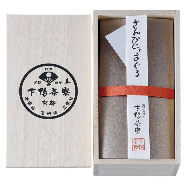 ■商品紹介：ささがき牛蒡とまぐろを炊き合せました。ふっくらしたまぐろと、しゃきっとした牛蒡の歯ごたえを愉しんでいただけます。 うまい煮汁を吸った鮪とささがき牛蒡。歯ごたえを楽しめる趣向の逸品です。ご飯の供だけでなく、酒の肴としても大変好評で...