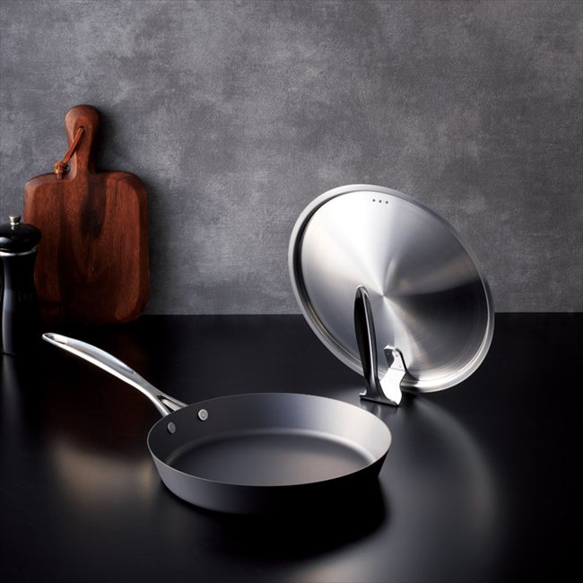 涅 IH対応窒化鉄フライパン24cm（スタンド式ステンレス蓋付） MB-2580 内祝 内祝い お祝 御祝 記念品 出産内祝い プレゼント 快気祝い 粗供養 引出物