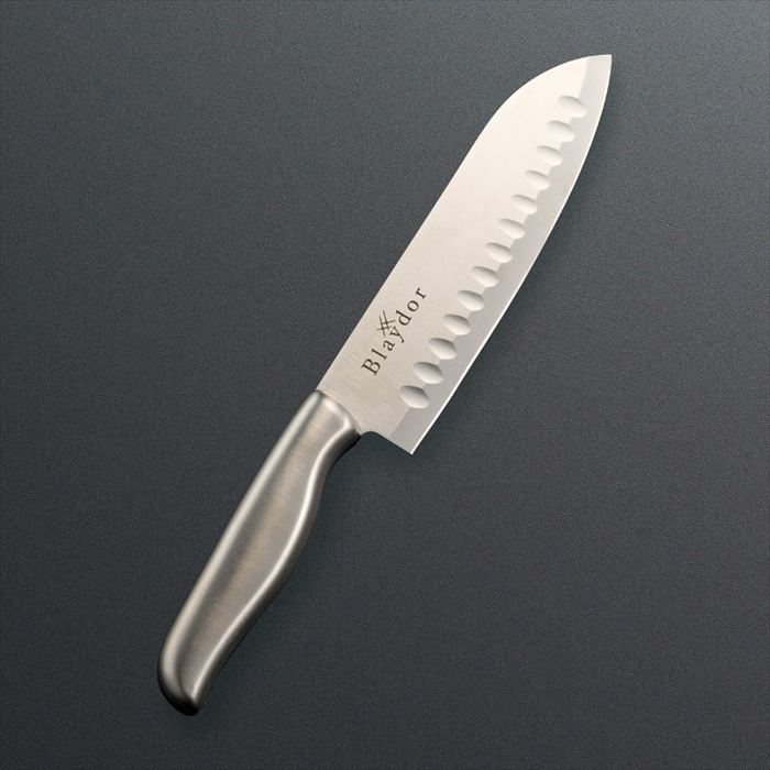 ■商品紹介：肉・魚・野菜などオールマイティに使える万能包丁。無駄のないフォルムと滑らかな切れ味。日々の調理に嬉しい軽さ。 ■商品内容：刃渡16.5cm・ステンレス刃物鋼、柄:ステンレス鋼・ABS樹脂 ■パッケージサイズ：7.3×36×2.5cm ■注意事項等： メーカー希望小売価格はメーカーカタログに基づいて掲載しています ■さまざまなギフトアイテムをご用意しております。 内祝　内祝い　お祝い返し　ウェディングギフト　ブライダルギフト　引き出物　引出物　結婚引き出物　結婚引出物　結婚内祝い　出産内祝い命名内祝い　入園内祝い　入学内祝い　卒園内祝い　卒業内祝い　就職内祝い　新築内祝い　引越し内祝い　快気内祝い　開店内祝い　二次会披露宴　お祝い　御祝　結婚式　結婚祝い　出産祝い　初節句　七五三　入園祝い　入学祝い　卒園祝い　卒業祝い　成人式　就職祝い　昇進祝い新築祝い　上棟祝い　引っ越し祝い　引越し祝い　開店祝い　退職祝い　快気祝い　全快祝い　初老祝い　還暦祝い　古稀祝い　喜寿祝い　傘寿祝い米寿祝い　卒寿祝い　白寿祝い　長寿祝い　金婚式　銀婚式　ダイヤモンド婚式　結婚記念日　ギフト　ギフトセット　セット　詰め合わせ　贈答品　お返しお礼　御礼　ごあいさつ　ご挨拶　御挨拶　プレゼント　お見舞い　お見舞御礼　お餞別　引越し　引越しご挨拶　記念日　誕生日　父の日　母の日　敬老の日記念品　卒業記念品　定年退職記念品　ゴルフコンペ　コンペ景品　景品　賞品　粗品　お香典返し　香典返し　志　満中陰志　弔事　会葬御礼　法要法要引き出物　法要引出物　法事　法事引き出物　法事引出物　忌明け　四十九日　七七日忌明け志　一周忌　三回忌　回忌法要　偲び草　粗供養　初盆供物　お供え　お中元　御中元　お歳暮　御歳暮　お年賀　御年賀　残暑見舞い　年始挨拶　ボーリング大会　景品　レミパン　ゼリー　スターバックス千疋屋　結婚式　そうめん　ローラアシュレイ　プリン　話題　ディズニー　カタログギフト　ティファール　ビタクラフト　ステンレスタンブラー　リラックマのし無料　メッセージカード無料　ラッピング無料 ギフトにぴったりのアイテムをご紹介！贈り物に悩んでいる方へ、心温まるギフトアイテムを取り揃えました。高品質な食品、ふわふわのタオル、美しい食器、そしてセンスあふれる雑貨まで、幅広いラインナップであなたの大切な人への思いを伝えます。 特徴 高品質：厳選された素材と丁寧な製造工程で作られた商品ばかり。どれも長く愛用いただけます。 多用途：どんなシーンでも使える万能アイテムが揃っています。誕生日、結婚祝い、新築祝いなど、さまざまな場面に最適です。 デザイン：シンプルで洗練されたデザインから、カラフルで個性的なものまで、多彩なバリエーションをご用意。 お手頃価格：高品質ながら手ごろな価格で、コストパフォーマンスも抜群。おすすめの用途とシーン 誕生日プレゼント：大切な人の特別な日を祝うために、実用的かつ心温まるギフトを。食品やタオルは、日常で役立つアイテムとして喜ばれます。 結婚祝い：新しい生活を始めるカップルに、美しい食器やおしゃれな雑貨を。幸せな家庭を築くお手伝いができます。 新築祝い：新しい家に引っ越した友人や家族へ、インテリアにぴったりの雑貨や実用的なタオルを。快適な生活をサポートします。 お返しギフト：感謝の気持ちを込めて、おしゃれで実用的なアイテムを。食品はもちろん、使い心地の良いタオルや美しい食器も喜ばれます。 季節の贈り物：お中元やお歳暮、季節の挨拶として、季節に合ったギフトを。夏には涼しげな雑貨、冬には温かみのあるタオルや食品が最適です。 贈る相手に合わせたおすすめ グルメな方へ：美味しい食品を贈れば、食卓が一層華やかに。特別な時間を演出します。 家庭的な方へ：ふわふわのタオルや使いやすい食器で、日常生活に彩りを。 オシャレな方へ：センスあふれる雑貨で、インテリアを一層魅力的に。 まとめ あなたの気持ちを込めたギフト選びをお手伝いします。どれも心を込めて選んだアイテムばかりです。大切な人への贈り物として、自信を持っておすすめします。 商品概要 [分類] 以下のような商品をお探しの方にオススメです。スイーツ スィーツ スウィーツ Sweets ケーキ お菓子 洋菓子 デザート おやつ 小腹対策 食品 食べ物 / チョコレートケーキ チョコレート ガトーショコラ チーズケーキ 生菓子 生ケーキ ベイクドチーズケーキ [評価・マスコミ] ランキング1位のおすすめ(お勧め オススメ) インスタ映え SNS 評判 今話題の人気商品 [サービス] 以下のサービスをご利用いだだけます。不可の場合あり。お取り寄せ 全国配送 全国発送 オーダー 注文 デリバリー 取寄せ 宅配 ネット通販 持ち運び可 / 送料無料 送料込み 無料ギフト対応 日持ち長い 長期保存 賞味期限が長い 名入れ 当日発送 お急ぎ便 即日配送 即日発送 翌日配送 翌日発送 前日に買う あす楽 明日楽 即納 翌日 あす着 明日届く 配送日指定可 冷凍保存可 冷凍保管 冷凍便 ギフトラッピング ギフト対応 予約 メッセージ付き 有料メッセージカード 有料お誕生日カード ホワイトデー当日お届け可能 [パッケージ] 　 以下のような包装でお届けします。詰め合わせ セット アソート 化粧箱入り ラッピング不要 個包装 小分け 手提げ袋（有償） 2重梱包 [デザイン] 以下のようなイメージをお求めの方におすすめです。お洒落 可愛い ゴージャス 高級感 プレミアム サプライズ感 美しい インパクト 面白い 珍しい 希少 驚き シンプル 上品 スタイリッシュ エレガント モダン [ご用途] 工夫次第で様々な用途でご利用いただけます。贈り物 プレゼント ギフト プチギフト 贈答品 お祝い 御祝い 退職祝い 内祝い 出産祝い 出産内祝い 入学祝い 卒業祝い ご褒美 手土産 お土産 お使い物 お返し お礼 ご挨拶 ご進物 お配り 配る ばらまき バレンタインデー バレンタインデイ ヴァレンタイン 友チョコ 義理チョコ 本命チョコ 逆チョコ バレンタインチョコ ホワイトデー ホワイトデイ ホワイトデーのお返し 七五三 ひな祭り こどもの日 ハロウィン クリスマス お中元 お年賀 ウインターギフト 御中元 御歳暮 サマーギフト 残暑見舞い お歳暮 母の日 父の日 敬老の日 敬老会記念品 敬老会 結婚祝い 結婚内祝い 結婚記念日 結婚式二次会 二次会のプチギフト 結婚披露宴の引き出物 引き菓子 ウエディングパーティー 成人祝い 長寿祝い 還暦祝い 古希祝い 古稀祝い 喜寿祝い 傘寿祝い 米寿祝い 卒寿祝い 白寿祝い 紀寿祝い 百寿祝い 成人式 セレモニー イベント 内祝い 快気祝い 快気内祝い 出産内祝い 出産祝い 記念日 お返し ご進物 御使い物 お礼 ご挨拶 御礼 ご祝儀 祝儀の品 お使い物 ノベルティー 粗品 景品 長寿 法事 法要 仏事 年忌法事 志 粗供養 供養返し 香典返し 満中陰志 御供え お供え 御供物 弔事 七五三 ひな祭り 入学祝い 卒業祝い 卒園祝い 退職祝い 入社祝い 成人式 成人式のお祝い 朝食 食事代わり ティータイム ブレイクタイム ホームパーティー クリスマスケーキ 誕生日プレゼント 誕生祝い バースデーケーキ 学校 会社 職場 法人 取引先 部活 イベント サークル 介護施設 [おすすめの方] 以下のような様々なお客様にお喜びいただいております。10代 20代 30代 40代 50代 60代 70代 80代 90代 100歳以上 お母さん お父さん ママ パパ 兄弟姉妹 彼氏 彼女 恋人 義理の母 叔父さん 親戚の お嬢さん 大家族 家族 赤ちゃん 祖父 祖母 叔父 叔母 孫 おじいちゃん おばあちゃん じいじ ばあば 夫 旦那 妻 奥様 お嫁さん 奥さん 親 両親 娘 同僚 友達 仲間 友人 親友 上司 部下 先輩 後輩 お世話になった方 恩師 先生 大人数 女友達 法人 女性 男性 大人 子ども 子供用 小学生 中学生 高校生 男の子 女の子 辛党 甘党 甘いものが苦手 高齢者 お年寄り [その他おすすめ] 以下のような商品に興味のある方にもオススメです。大量 大量購入 財布に優しい 大人数 業務用 大量スイーツ お試し コスパ良い /肉・魚・野菜などオールマイティに使える万能包丁。無駄のないフォルムと滑らかな切れ味。日々の調理に嬉しい軽さ。