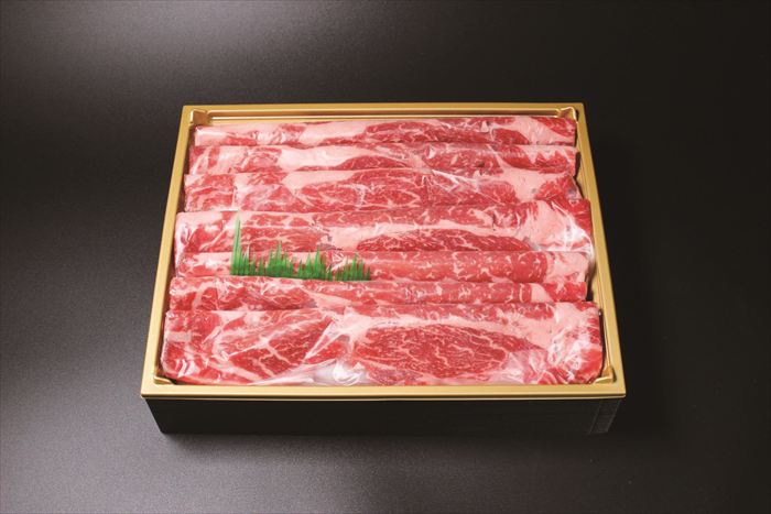 豊西牛肩ロースすき焼き用350g ※ご注文後約7〜10日前後での発送となります。沖縄・離島へは別途配送料が発生いたします お取り寄せグルメ スイーツ メーカー希望小売価格はメーカーカタログに基づいて掲載しています ■さまざまなギフトアイテムをご用意しております。 内祝　内祝い　お祝い返し　ウェディングギフト　ブライダルギフト　引き出物　引出物　結婚引き出物　結婚引出物　結婚内祝い　出産内祝い 命名内祝い　入園内祝い　入学内祝い　卒園内祝い　卒業内祝い　就職内祝い　新築内祝い　引越し内祝い　快気内祝い　開店内祝い　二次会 披露宴　お祝い　御祝　結婚式　結婚祝い　出産祝い　初節句　七五三　入園祝い　入学祝い　卒園祝い　卒業祝い　成人式　就職祝い　昇進祝い 新築祝い　上棟祝い　引っ越し祝い　引越し祝い　開店祝い　退職祝い　快気祝い　全快祝い　初老祝い　還暦祝い　古稀祝い　喜寿祝い　傘寿祝い 米寿祝い　卒寿祝い　白寿祝い　長寿祝い　金婚式　銀婚式　ダイヤモンド婚式　結婚記念日　ギフト　ギフトセット　セット　詰め合わせ　贈答品　お返し お礼　御礼　ごあいさつ　ご挨拶　御挨拶　プレゼント　お見舞い　お見舞御礼　お餞別　引越し　引越しご挨拶　記念日　誕生日　父の日　母の日　敬老の日 記念品　卒業記念品　定年退職記念品　ゴルフコンペ　コンペ景品　景品　賞品　粗品　お香典返し　香典返し　志　満中陰志　弔事　会葬御礼　法要 法要引き出物　法要引出物　法事　法事引き出物　法事引出物　忌明け　四十九日　七七日忌明け志　一周忌　三回忌　回忌法要　偲び草　粗供養　初盆 供物　お供え　お中元　御中元　お歳暮　御歳暮　お年賀　御年賀　残暑見舞い　年始挨拶　ボーリング大会　景品　レミパン　ゼリー　スターバックス 千疋屋　結婚式　そうめん　ローラアシュレイ　プリン　話題　ディズニー　カタログギフト　ティファール　ビタクラフト　ステンレスタンブラー　リラックマ のし無料　メッセージカード無料　ラッピング無料 ギフトにぴったりのアイテムをご紹介！ 贈り物に悩んでいる方へ、心温まるギフトアイテムを取り揃えました。高品質な食品、ふわふわのタオル、美しい食器、そしてセンスあふれる雑貨まで、幅広いラインナップであなたの大切な人への思いを伝えます。 特徴 高品質：厳選された素材と丁寧な製造工程で作られた商品ばかり。どれも長く愛用いただけます。 多用途：どんなシーンでも使える万能アイテムが揃っています。誕生日、結婚祝い、新築祝いなど、さまざまな場面に最適です。 デザイン：シンプルで洗練されたデザインから、カラフルで個性的なものまで、多彩なバリエーションをご用意。 お手頃価格：高品質ながら手ごろな価格で、コストパフォーマンスも抜群。 おすすめの用途とシーン 誕生日プレゼント：大切な人の特別な日を祝うために、実用的かつ心温まるギフトを。食品やタオルは、日常で役立つアイテムとして喜ばれます。 結婚祝い：新しい生活を始めるカップルに、美しい食器やおしゃれな雑貨を。幸せな家庭を築くお手伝いができます。 新築祝い：新しい家に引っ越した友人や家族へ、インテリアにぴったりの雑貨や実用的なタオルを。快適な生活をサポートします。 お返しギフト：感謝の気持ちを込めて、おしゃれで実用的なアイテムを。食品はもちろん、使い心地の良いタオルや美しい食器も喜ばれます。 季節の贈り物：お中元やお歳暮、季節の挨拶として、季節に合ったギフトを。夏には涼しげな雑貨、冬には温かみのあるタオルや食品が最適です。 贈る相手に合わせたおすすめ グルメな方へ：美味しい食品を贈れば、食卓が一層華やかに。特別な時間を演出します。 家庭的な方へ：ふわふわのタオルや使いやすい食器で、日常生活に彩りを。 オシャレな方へ：センスあふれる雑貨で、インテリアを一層魅力的に。 まとめ あなたの気持ちを込めたギフト選びをお手伝いします。どれも心を込めて選んだアイテムばかりです。大切な人への贈り物として、自信を持っておすすめします。 商品概要 [分類] 以下のような商品をお探しの方にオススメです。スイーツ スィーツ スウィーツ Sweets ケーキ お菓子 洋菓子 デザート おやつ 小腹対策 食品 食べ物 / チョコレートケーキ チョコレート ガトーショコラ チーズケーキ 生菓子 生ケーキ ベイクドチーズケーキ [評価・マスコミ] ランキング1位のおすすめ(お勧め オススメ) インスタ映え SNS 評判 今話題の人気商品 [サービス] 以下のサービスをご利用いだだけます。不可の場合あり。お取り寄せ 全国配送 全国発送 オーダー 注文 デリバリー 取寄せ 宅配 ネット通販 持ち運び可 / 送料無料 送料込み 無料ギフト対応 日持ち長い 長期保存 賞味期限が長い 名入れ 当日発送 お急ぎ便 即日配送 即日発送 翌日配送 翌日発送 前日に買う あす楽 明日楽 即納 翌日 あす着 明日届く 配送日指定可 冷凍保存可 冷凍保管 冷凍便 ギフトラッピング ギフト対応 予約 メッセージ付き 有料メッセージカード 有料お誕生日カード ホワイトデー当日お届け可能 [パッケージ] 　 以下のような包装でお届けします。詰め合わせ セット アソート 化粧箱入り ラッピング不要 個包装 小分け 手提げ袋（有償） 2重梱包 [デザイン] 以下のようなイメージをお求めの方におすすめです。お洒落 可愛い ゴージャス 高級感 プレミアム サプライズ感 美しい インパクト 面白い 珍しい 希少 驚き シンプル 上品 スタイリッシュ エレガント モダン [ご用途] 工夫次第で様々な用途でご利用いただけます。贈り物 プレゼント ギフト プチギフト 贈答品 お祝い 御祝い 退職祝い 内祝い 出産祝い 出産内祝い 入学祝い 卒業祝い ご褒美 手土産 お土産 お使い物 お返し お礼 ご挨拶 ご進物 お配り 配る ばらまき バレンタインデー バレンタインデイ ヴァレンタイン 友チョコ 義理チョコ 本命チョコ 逆チョコ バレンタインチョコ ホワイトデー ホワイトデイ ホワイトデーのお返し 七五三 ひな祭り こどもの日 ハロウィン クリスマス お中元 お年賀 ウインターギフト 御中元 御歳暮 サマーギフト 残暑見舞い お歳暮 母の日 父の日 敬老の日 敬老会記念品 敬老会 結婚祝い 結婚内祝い 結婚記念日 結婚式二次会 二次会のプチギフト 結婚披露宴の引き出物 引き菓子 ウエディングパーティー 成人祝い 長寿祝い 還暦祝い 古希祝い 古稀祝い 喜寿祝い 傘寿祝い 米寿祝い 卒寿祝い 白寿祝い 紀寿祝い 百寿祝い 成人式 セレモニー イベント 内祝い 快気祝い 快気内祝い 出産内祝い 出産祝い 記念日 お返し ご進物 御使い物 お礼 ご挨拶 御礼 ご祝儀 祝儀の品 お使い物 ノベルティー 粗品 景品 長寿 法事 法要 仏事 年忌法事 志 粗供養 供養返し 香典返し 満中陰志 御供え お供え 御供物 弔事 七五三 ひな祭り 入学祝い 卒業祝い 卒園祝い 退職祝い 入社祝い 成人式 成人式のお祝い 朝食 食事代わり ティータイム ブレイクタイム ホームパーティー クリスマスケーキ 誕生日プレゼント 誕生祝い バースデーケーキ 学校 会社 職場 法人 取引先 部活 イベント サークル 介護施設 [おすすめの方] 以下のような様々なお客様にお喜びいただいております。10代 20代 30代 40代 50代 60代 70代 80代 90代 100歳以上 お母さん お父さん ママ パパ 兄弟姉妹 彼氏 彼女 恋人 義理の母 叔父さん 親戚の お嬢さん 大家族 家族 赤ちゃん 祖父 祖母 叔父 叔母 孫 おじいちゃん おばあちゃん じいじ ばあば 夫 旦那 妻 奥様 お嫁さん 奥さん 親 両親 娘 同僚 友達 仲間 友人 親友 上司 部下 先輩 後輩 お世話になった方 恩師 先生 大人数 女友達 法人 女性 男性 大人 子ども 子供用 小学生 中学生 高校生 男の子 女の子 辛党 甘党 甘いものが苦手 高齢者 お年寄り [その他おすすめ] 以下のような商品に興味のある方にもオススメです。大量 大量購入 財布に優しい 大人数 業務用 大量スイーツ お試し コスパ良い /北海道発厳選ギフト！北海道を中心に選りすぐりの逸品をお届けします！