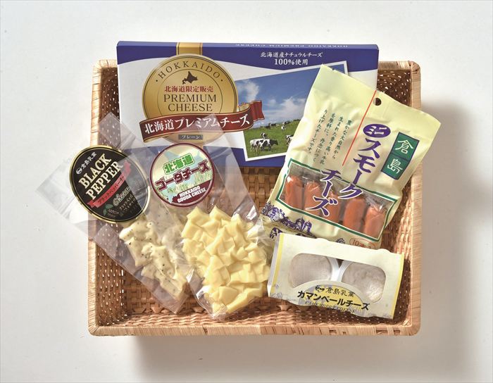 チーズバラエティセット(キューブタイプ) ※ご注文後約7〜10日前後での発送となります。沖縄・離島へは別途配送料が発生いたします お取り寄せグルメ スイーツ メーカー希望小売価格はメーカーカタログに基づいて掲載しています ■さまざまなギフトアイテムをご用意しております。 内祝　内祝い　お祝い返し　ウェディングギフト　ブライダルギフト　引き出物　引出物　結婚引き出物　結婚引出物　結婚内祝い　出産内祝い 命名内祝い　入園内祝い　入学内祝い　卒園内祝い　卒業内祝い　就職内祝い　新築内祝い　引越し内祝い　快気内祝い　開店内祝い　二次会 披露宴　お祝い　御祝　結婚式　結婚祝い　出産祝い　初節句　七五三　入園祝い　入学祝い　卒園祝い　卒業祝い　成人式　就職祝い　昇進祝い 新築祝い　上棟祝い　引っ越し祝い　引越し祝い　開店祝い　退職祝い　快気祝い　全快祝い　初老祝い　還暦祝い　古稀祝い　喜寿祝い　傘寿祝い 米寿祝い　卒寿祝い　白寿祝い　長寿祝い　金婚式　銀婚式　ダイヤモンド婚式　結婚記念日　ギフト　ギフトセット　セット　詰め合わせ　贈答品　お返し お礼　御礼　ごあいさつ　ご挨拶　御挨拶　プレゼント　お見舞い　お見舞御礼　お餞別　引越し　引越しご挨拶　記念日　誕生日　父の日　母の日　敬老の日 記念品　卒業記念品　定年退職記念品　ゴルフコンペ　コンペ景品　景品　賞品　粗品　お香典返し　香典返し　志　満中陰志　弔事　会葬御礼　法要 法要引き出物　法要引出物　法事　法事引き出物　法事引出物　忌明け　四十九日　七七日忌明け志　一周忌　三回忌　回忌法要　偲び草　粗供養　初盆 供物　お供え　お中元　御中元　お歳暮　御歳暮　お年賀　御年賀　残暑見舞い　年始挨拶　ボーリング大会　景品　レミパン　ゼリー　スターバックス 千疋屋　結婚式　そうめん　ローラアシュレイ　プリン　話題　ディズニー　カタログギフト　ティファール　ビタクラフト　ステンレスタンブラー　リラックマ のし無料　メッセージカード無料　ラッピング無料 ギフトにぴったりのアイテムをご紹介！ 贈り物に悩んでいる方へ、心温まるギフトアイテムを取り揃えました。高品質な食品、ふわふわのタオル、美しい食器、そしてセンスあふれる雑貨まで、幅広いラインナップであなたの大切な人への思いを伝えます。 特徴 高品質：厳選された素材と丁寧な製造工程で作られた商品ばかり。どれも長く愛用いただけます。 多用途：どんなシーンでも使える万能アイテムが揃っています。誕生日、結婚祝い、新築祝いなど、さまざまな場面に最適です。 デザイン：シンプルで洗練されたデザインから、カラフルで個性的なものまで、多彩なバリエーションをご用意。 お手頃価格：高品質ながら手ごろな価格で、コストパフォーマンスも抜群。 おすすめの用途とシーン 誕生日プレゼント：大切な人の特別な日を祝うために、実用的かつ心温まるギフトを。食品やタオルは、日常で役立つアイテムとして喜ばれます。 結婚祝い：新しい生活を始めるカップルに、美しい食器やおしゃれな雑貨を。幸せな家庭を築くお手伝いができます。 新築祝い：新しい家に引っ越した友人や家族へ、インテリアにぴったりの雑貨や実用的なタオルを。快適な生活をサポートします。 お返しギフト：感謝の気持ちを込めて、おしゃれで実用的なアイテムを。食品はもちろん、使い心地の良いタオルや美しい食器も喜ばれます。 季節の贈り物：お中元やお歳暮、季節の挨拶として、季節に合ったギフトを。夏には涼しげな雑貨、冬には温かみのあるタオルや食品が最適です。 贈る相手に合わせたおすすめ グルメな方へ：美味しい食品を贈れば、食卓が一層華やかに。特別な時間を演出します。 家庭的な方へ：ふわふわのタオルや使いやすい食器で、日常生活に彩りを。 オシャレな方へ：センスあふれる雑貨で、インテリアを一層魅力的に。 まとめ あなたの気持ちを込めたギフト選びをお手伝いします。どれも心を込めて選んだアイテムばかりです。大切な人への贈り物として、自信を持っておすすめします。 商品概要 [分類] 以下のような商品をお探しの方にオススメです。スイーツ スィーツ スウィーツ Sweets ケーキ お菓子 洋菓子 デザート おやつ 小腹対策 食品 食べ物 / チョコレートケーキ チョコレート ガトーショコラ チーズケーキ 生菓子 生ケーキ ベイクドチーズケーキ [評価・マスコミ] ランキング1位のおすすめ(お勧め オススメ) インスタ映え SNS 評判 今話題の人気商品 [サービス] 以下のサービスをご利用いだだけます。不可の場合あり。お取り寄せ 全国配送 全国発送 オーダー 注文 デリバリー 取寄せ 宅配 ネット通販 持ち運び可 / 送料無料 送料込み 無料ギフト対応 日持ち長い 長期保存 賞味期限が長い 名入れ 当日発送 お急ぎ便 即日配送 即日発送 翌日配送 翌日発送 前日に買う あす楽 明日楽 即納 翌日 あす着 明日届く 配送日指定可 冷凍保存可 冷凍保管 冷凍便 ギフトラッピング ギフト対応 予約 メッセージ付き 有料メッセージカード 有料お誕生日カード ホワイトデー当日お届け可能 [パッケージ] 　 以下のような包装でお届けします。詰め合わせ セット アソート 化粧箱入り ラッピング不要 個包装 小分け 手提げ袋（有償） 2重梱包 [デザイン] 以下のようなイメージをお求めの方におすすめです。お洒落 可愛い ゴージャス 高級感 プレミアム サプライズ感 美しい インパクト 面白い 珍しい 希少 驚き シンプル 上品 スタイリッシュ エレガント モダン [ご用途] 工夫次第で様々な用途でご利用いただけます。贈り物 プレゼント ギフト プチギフト 贈答品 お祝い 御祝い 退職祝い 内祝い 出産祝い 出産内祝い 入学祝い 卒業祝い ご褒美 手土産 お土産 お使い物 お返し お礼 ご挨拶 ご進物 お配り 配る ばらまき バレンタインデー バレンタインデイ ヴァレンタイン 友チョコ 義理チョコ 本命チョコ 逆チョコ バレンタインチョコ ホワイトデー ホワイトデイ ホワイトデーのお返し 七五三 ひな祭り こどもの日 ハロウィン クリスマス お中元 お年賀 ウインターギフト 御中元 御歳暮 サマーギフト 残暑見舞い お歳暮 母の日 父の日 敬老の日 敬老会記念品 敬老会 結婚祝い 結婚内祝い 結婚記念日 結婚式二次会 二次会のプチギフト 結婚披露宴の引き出物 引き菓子 ウエディングパーティー 成人祝い 長寿祝い 還暦祝い 古希祝い 古稀祝い 喜寿祝い 傘寿祝い 米寿祝い 卒寿祝い 白寿祝い 紀寿祝い 百寿祝い 成人式 セレモニー イベント 内祝い 快気祝い 快気内祝い 出産内祝い 出産祝い 記念日 お返し ご進物 御使い物 お礼 ご挨拶 御礼 ご祝儀 祝儀の品 お使い物 ノベルティー 粗品 景品 長寿 法事 法要 仏事 年忌法事 志 粗供養 供養返し 香典返し 満中陰志 御供え お供え 御供物 弔事 七五三 ひな祭り 入学祝い 卒業祝い 卒園祝い 退職祝い 入社祝い 成人式 成人式のお祝い 朝食 食事代わり ティータイム ブレイクタイム ホームパーティー クリスマスケーキ 誕生日プレゼント 誕生祝い バースデーケーキ 学校 会社 職場 法人 取引先 部活 イベント サークル 介護施設 [おすすめの方] 以下のような様々なお客様にお喜びいただいております。10代 20代 30代 40代 50代 60代 70代 80代 90代 100歳以上 お母さん お父さん ママ パパ 兄弟姉妹 彼氏 彼女 恋人 義理の母 叔父さん 親戚の お嬢さん 大家族 家族 赤ちゃん 祖父 祖母 叔父 叔母 孫 おじいちゃん おばあちゃん じいじ ばあば 夫 旦那 妻 奥様 お嫁さん 奥さん 親 両親 娘 同僚 友達 仲間 友人 親友 上司 部下 先輩 後輩 お世話になった方 恩師 先生 大人数 女友達 法人 女性 男性 大人 子ども 子供用 小学生 中学生 高校生 男の子 女の子 辛党 甘党 甘いものが苦手 高齢者 お年寄り [その他おすすめ] 以下のような商品に興味のある方にもオススメです。大量 大量購入 財布に優しい 大人数 業務用 大量スイーツ お試し コスパ良い /北海道発厳選ギフト！北海道を中心に選りすぐりの逸品をお届けします！