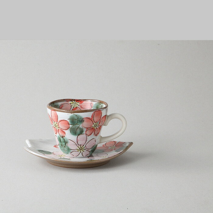 ■商品内容： 品：碗×1／φ8×7cm・170cc、皿×1／15×8.2×2.5cm 陶器 ■パッケージサイズ：箱：17×17×9cm ボール箱 ■産地：美濃焼 ■重量：470g メーカー希望小売価格はメーカーカタログに基づいて掲載しています ■さまざまなギフトアイテムをご用意しております。 内祝　内祝い　お祝い返し　ウェディングギフト　ブライダルギフト　引き出物　引出物　結婚引き出物　結婚引出物　結婚内祝い　出産内祝い 命名内祝い　入園内祝い　入学内祝い　卒園内祝い　卒業内祝い　就職内祝い　新築内祝い　引越し内祝い　快気内祝い　開店内祝い　二次会 披露宴　お祝い　御祝　結婚式　結婚祝い　出産祝い　初節句　七五三　入園祝い　入学祝い　卒園祝い　卒業祝い　成人式　就職祝い　昇進祝い 新築祝い　上棟祝い　引っ越し祝い　引越し祝い　開店祝い　退職祝い　快気祝い　全快祝い　初老祝い　還暦祝い　古稀祝い　喜寿祝い　傘寿祝い 米寿祝い　卒寿祝い　白寿祝い　長寿祝い　金婚式　銀婚式　ダイヤモンド婚式　結婚記念日　ギフト　ギフトセット　セット　詰め合わせ　贈答品　お返し お礼　御礼　ごあいさつ　ご挨拶　御挨拶　プレゼント　お見舞い　お見舞御礼　お餞別　引越し　引越しご挨拶　記念日　誕生日　父の日　母の日　敬老の日 記念品　卒業記念品　定年退職記念品　ゴルフコンペ　コンペ景品　景品　賞品　粗品　お香典返し　香典返し　志　満中陰志　弔事　会葬御礼　法要 法要引き出物　法要引出物　法事　法事引き出物　法事引出物　忌明け　四十九日　七七日忌明け志　一周忌　三回忌　回忌法要　偲び草　粗供養　初盆 供物　お供え　お中元　御中元　お歳暮　御歳暮　お年賀　御年賀　残暑見舞い　年始挨拶　ボーリング大会　景品　レミパン　ゼリー　スターバックス 千疋屋　結婚式　そうめん　ローラアシュレイ　プリン　話題　ディズニー　カタログギフト　ティファール　ビタクラフト　ステンレスタンブラー　リラックマ のし無料　メッセージカード無料　ラッピング無料 ギフトにぴったりのアイテムをご紹介！ 贈り物に悩んでいる方へ、心温まるギフトアイテムを取り揃えました。高品質な食品、ふわふわのタオル、美しい食器、そしてセンスあふれる雑貨まで、幅広いラインナップであなたの大切な人への思いを伝えます。 特徴 高品質：厳選された素材と丁寧な製造工程で作られた商品ばかり。どれも長く愛用いただけます。 多用途：どんなシーンでも使える万能アイテムが揃っています。誕生日、結婚祝い、新築祝いなど、さまざまな場面に最適です。 デザイン：シンプルで洗練されたデザインから、カラフルで個性的なものまで、多彩なバリエーションをご用意。 お手頃価格：高品質ながら手ごろな価格で、コストパフォーマンスも抜群。 おすすめの用途とシーン 誕生日プレゼント：大切な人の特別な日を祝うために、実用的かつ心温まるギフトを。食品やタオルは、日常で役立つアイテムとして喜ばれます。 結婚祝い：新しい生活を始めるカップルに、美しい食器やおしゃれな雑貨を。幸せな家庭を築くお手伝いができます。 新築祝い：新しい家に引っ越した友人や家族へ、インテリアにぴったりの雑貨や実用的なタオルを。快適な生活をサポートします。 お返しギフト：感謝の気持ちを込めて、おしゃれで実用的なアイテムを。食品はもちろん、使い心地の良いタオルや美しい食器も喜ばれます。 季節の贈り物：お中元やお歳暮、季節の挨拶として、季節に合ったギフトを。夏には涼しげな雑貨、冬には温かみのあるタオルや食品が最適です。 贈る相手に合わせたおすすめ グルメな方へ：美味しい食品を贈れば、食卓が一層華やかに。特別な時間を演出します。 家庭的な方へ：ふわふわのタオルや使いやすい食器で、日常生活に彩りを。 オシャレな方へ：センスあふれる雑貨で、インテリアを一層魅力的に。 まとめ あなたの気持ちを込めたギフト選びをお手伝いします。どれも心を込めて選んだアイテムばかりです。大切な人への贈り物として、自信を持っておすすめします。 商品概要 [分類] 以下のような商品をお探しの方にオススメです。スイーツ スィーツ スウィーツ Sweets ケーキ お菓子 洋菓子 デザート おやつ 小腹対策 食品 食べ物 / チョコレートケーキ チョコレート ガトーショコラ チーズケーキ 生菓子 生ケーキ ベイクドチーズケーキ [評価・マスコミ] ランキング1位のおすすめ(お勧め オススメ) インスタ映え SNS 評判 今話題の人気商品 [サービス] 以下のサービスをご利用いだだけます。不可の場合あり。お取り寄せ 全国配送 全国発送 オーダー 注文 デリバリー 取寄せ 宅配 ネット通販 持ち運び可 / 送料無料 送料込み 無料ギフト対応 日持ち長い 長期保存 賞味期限が長い 名入れ 当日発送 お急ぎ便 即日配送 即日発送 翌日配送 翌日発送 前日に買う あす楽 明日楽 即納 翌日 あす着 明日届く 配送日指定可 冷凍保存可 冷凍保管 冷凍便 ギフトラッピング ギフト対応 予約 メッセージ付き 有料メッセージカード 有料お誕生日カード ホワイトデー当日お届け可能 [パッケージ] 　 以下のような包装でお届けします。詰め合わせ セット アソート 化粧箱入り ラッピング不要 個包装 小分け 手提げ袋（有償） 2重梱包 [デザイン] 以下のようなイメージをお求めの方におすすめです。お洒落 可愛い ゴージャス 高級感 プレミアム サプライズ感 美しい インパクト 面白い 珍しい 希少 驚き シンプル 上品 スタイリッシュ エレガント モダン [ご用途] 工夫次第で様々な用途でご利用いただけます。贈り物 プレゼント ギフト プチギフト 贈答品 お祝い 御祝い 退職祝い 内祝い 出産祝い 出産内祝い 入学祝い 卒業祝い ご褒美 手土産 お土産 お使い物 お返し お礼 ご挨拶 ご進物 お配り 配る ばらまき バレンタインデー バレンタインデイ ヴァレンタイン 友チョコ 義理チョコ 本命チョコ 逆チョコ バレンタインチョコ ホワイトデー ホワイトデイ ホワイトデーのお返し 七五三 ひな祭り こどもの日 ハロウィン クリスマス お中元 お年賀 ウインターギフト 御中元 御歳暮 サマーギフト 残暑見舞い お歳暮 母の日 父の日 敬老の日 敬老会記念品 敬老会 結婚祝い 結婚内祝い 結婚記念日 結婚式二次会 二次会のプチギフト 結婚披露宴の引き出物 引き菓子 ウエディングパーティー 成人祝い 長寿祝い 還暦祝い 古希祝い 古稀祝い 喜寿祝い 傘寿祝い 米寿祝い 卒寿祝い 白寿祝い 紀寿祝い 百寿祝い 成人式 セレモニー イベント 内祝い 快気祝い 快気内祝い 出産内祝い 出産祝い 記念日 お返し ご進物 御使い物 お礼 ご挨拶 御礼 ご祝儀 祝儀の品 お使い物 ノベルティー 粗品 景品 長寿 法事 法要 仏事 年忌法事 志 粗供養 供養返し 香典返し 満中陰志 御供え お供え 御供物 弔事 七五三 ひな祭り 入学祝い 卒業祝い 卒園祝い 退職祝い 入社祝い 成人式 成人式のお祝い 朝食 食事代わり ティータイム ブレイクタイム ホームパーティー クリスマスケーキ 誕生日プレゼント 誕生祝い バースデーケーキ 学校 会社 職場 法人 取引先 部活 イベント サークル 介護施設 [おすすめの方] 以下のような様々なお客様にお喜びいただいております。10代 20代 30代 40代 50代 60代 70代 80代 90代 100歳以上 お母さん お父さん ママ パパ 兄弟姉妹 彼氏 彼女 恋人 義理の母 叔父さん 親戚の お嬢さん 大家族 家族 赤ちゃん 祖父 祖母 叔父 叔母 孫 おじいちゃん おばあちゃん じいじ ばあば 夫 旦那 妻 奥様 お嫁さん 奥さん 親 両親 娘 同僚 友達 仲間 友人 親友 上司 部下 先輩 後輩 お世話になった方 恩師 先生 大人数 女友達 法人 女性 男性 大人 子ども 子供用 小学生 中学生 高校生 男の子 女の子 辛党 甘党 甘いものが苦手 高齢者 お年寄り [その他おすすめ] 以下のような商品に興味のある方にもオススメです。大量 大量購入 財布に優しい 大人数 業務用 大量スイーツ お試し コスパ良い /