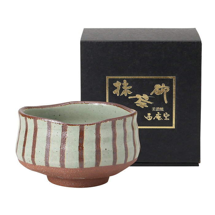 ■商品内容： 品：抹茶碗×1／φ12.2×8.7cm 陶器 ■パッケージサイズ：箱：14.4×13.5×8.2cm ボール箱 ■産地：輸入品 ■重量：530g メーカー希望小売価格はメーカーカタログに基づいて掲載しています ■さまざまなギフトアイテムをご用意しております。 内祝　内祝い　お祝い返し　ウェディングギフト　ブライダルギフト　引き出物　引出物　結婚引き出物　結婚引出物　結婚内祝い　出産内祝い 命名内祝い　入園内祝い　入学内祝い　卒園内祝い　卒業内祝い　就職内祝い　新築内祝い　引越し内祝い　快気内祝い　開店内祝い　二次会 披露宴　お祝い　御祝　結婚式　結婚祝い　出産祝い　初節句　七五三　入園祝い　入学祝い　卒園祝い　卒業祝い　成人式　就職祝い　昇進祝い 新築祝い　上棟祝い　引っ越し祝い　引越し祝い　開店祝い　退職祝い　快気祝い　全快祝い　初老祝い　還暦祝い　古稀祝い　喜寿祝い　傘寿祝い 米寿祝い　卒寿祝い　白寿祝い　長寿祝い　金婚式　銀婚式　ダイヤモンド婚式　結婚記念日　ギフト　ギフトセット　セット　詰め合わせ　贈答品　お返し お礼　御礼　ごあいさつ　ご挨拶　御挨拶　プレゼント　お見舞い　お見舞御礼　お餞別　引越し　引越しご挨拶　記念日　誕生日　父の日　母の日　敬老の日 記念品　卒業記念品　定年退職記念品　ゴルフコンペ　コンペ景品　景品　賞品　粗品　お香典返し　香典返し　志　満中陰志　弔事　会葬御礼　法要 法要引き出物　法要引出物　法事　法事引き出物　法事引出物　忌明け　四十九日　七七日忌明け志　一周忌　三回忌　回忌法要　偲び草　粗供養　初盆 供物　お供え　お中元　御中元　お歳暮　御歳暮　お年賀　御年賀　残暑見舞い　年始挨拶　ボーリング大会　景品　レミパン　ゼリー　スターバックス 千疋屋　結婚式　そうめん　ローラアシュレイ　プリン　話題　ディズニー　カタログギフト　ティファール　ビタクラフト　ステンレスタンブラー　リラックマ のし無料　メッセージカード無料　ラッピング無料 ギフトにぴったりのアイテムをご紹介！ 贈り物に悩んでいる方へ、心温まるギフトアイテムを取り揃えました。高品質な食品、ふわふわのタオル、美しい食器、そしてセンスあふれる雑貨まで、幅広いラインナップであなたの大切な人への思いを伝えます。 特徴 高品質：厳選された素材と丁寧な製造工程で作られた商品ばかり。どれも長く愛用いただけます。 多用途：どんなシーンでも使える万能アイテムが揃っています。誕生日、結婚祝い、新築祝いなど、さまざまな場面に最適です。 デザイン：シンプルで洗練されたデザインから、カラフルで個性的なものまで、多彩なバリエーションをご用意。 お手頃価格：高品質ながら手ごろな価格で、コストパフォーマンスも抜群。 おすすめの用途とシーン 誕生日プレゼント：大切な人の特別な日を祝うために、実用的かつ心温まるギフトを。食品やタオルは、日常で役立つアイテムとして喜ばれます。 結婚祝い：新しい生活を始めるカップルに、美しい食器やおしゃれな雑貨を。幸せな家庭を築くお手伝いができます。 新築祝い：新しい家に引っ越した友人や家族へ、インテリアにぴったりの雑貨や実用的なタオルを。快適な生活をサポートします。 お返しギフト：感謝の気持ちを込めて、おしゃれで実用的なアイテムを。食品はもちろん、使い心地の良いタオルや美しい食器も喜ばれます。 季節の贈り物：お中元やお歳暮、季節の挨拶として、季節に合ったギフトを。夏には涼しげな雑貨、冬には温かみのあるタオルや食品が最適です。 贈る相手に合わせたおすすめ グルメな方へ：美味しい食品を贈れば、食卓が一層華やかに。特別な時間を演出します。 家庭的な方へ：ふわふわのタオルや使いやすい食器で、日常生活に彩りを。 オシャレな方へ：センスあふれる雑貨で、インテリアを一層魅力的に。 まとめ あなたの気持ちを込めたギフト選びをお手伝いします。どれも心を込めて選んだアイテムばかりです。大切な人への贈り物として、自信を持っておすすめします。 商品概要 [分類] 以下のような商品をお探しの方にオススメです。スイーツ スィーツ スウィーツ Sweets ケーキ お菓子 洋菓子 デザート おやつ 小腹対策 食品 食べ物 / チョコレートケーキ チョコレート ガトーショコラ チーズケーキ 生菓子 生ケーキ ベイクドチーズケーキ [評価・マスコミ] ランキング1位のおすすめ(お勧め オススメ) インスタ映え SNS 評判 今話題の人気商品 [サービス] 以下のサービスをご利用いだだけます。不可の場合あり。お取り寄せ 全国配送 全国発送 オーダー 注文 デリバリー 取寄せ 宅配 ネット通販 持ち運び可 / 送料無料 送料込み 無料ギフト対応 日持ち長い 長期保存 賞味期限が長い 名入れ 当日発送 お急ぎ便 即日配送 即日発送 翌日配送 翌日発送 前日に買う あす楽 明日楽 即納 翌日 あす着 明日届く 配送日指定可 冷凍保存可 冷凍保管 冷凍便 ギフトラッピング ギフト対応 予約 メッセージ付き 有料メッセージカード 有料お誕生日カード ホワイトデー当日お届け可能 [パッケージ] 　 以下のような包装でお届けします。詰め合わせ セット アソート 化粧箱入り ラッピング不要 個包装 小分け 手提げ袋（有償） 2重梱包 [デザイン] 以下のようなイメージをお求めの方におすすめです。お洒落 可愛い ゴージャス 高級感 プレミアム サプライズ感 美しい インパクト 面白い 珍しい 希少 驚き シンプル 上品 スタイリッシュ エレガント モダン [ご用途] 工夫次第で様々な用途でご利用いただけます。贈り物 プレゼント ギフト プチギフト 贈答品 お祝い 御祝い 退職祝い 内祝い 出産祝い 出産内祝い 入学祝い 卒業祝い ご褒美 手土産 お土産 お使い物 お返し お礼 ご挨拶 ご進物 お配り 配る ばらまき バレンタインデー バレンタインデイ ヴァレンタイン 友チョコ 義理チョコ 本命チョコ 逆チョコ バレンタインチョコ ホワイトデー ホワイトデイ ホワイトデーのお返し 七五三 ひな祭り こどもの日 ハロウィン クリスマス お中元 お年賀 ウインターギフト 御中元 御歳暮 サマーギフト 残暑見舞い お歳暮 母の日 父の日 敬老の日 敬老会記念品 敬老会 結婚祝い 結婚内祝い 結婚記念日 結婚式二次会 二次会のプチギフト 結婚披露宴の引き出物 引き菓子 ウエディングパーティー 成人祝い 長寿祝い 還暦祝い 古希祝い 古稀祝い 喜寿祝い 傘寿祝い 米寿祝い 卒寿祝い 白寿祝い 紀寿祝い 百寿祝い 成人式 セレモニー イベント 内祝い 快気祝い 快気内祝い 出産内祝い 出産祝い 記念日 お返し ご進物 御使い物 お礼 ご挨拶 御礼 ご祝儀 祝儀の品 お使い物 ノベルティー 粗品 景品 長寿 法事 法要 仏事 年忌法事 志 粗供養 供養返し 香典返し 満中陰志 御供え お供え 御供物 弔事 七五三 ひな祭り 入学祝い 卒業祝い 卒園祝い 退職祝い 入社祝い 成人式 成人式のお祝い 朝食 食事代わり ティータイム ブレイクタイム ホームパーティー クリスマスケーキ 誕生日プレゼント 誕生祝い バースデーケーキ 学校 会社 職場 法人 取引先 部活 イベント サークル 介護施設 [おすすめの方] 以下のような様々なお客様にお喜びいただいております。10代 20代 30代 40代 50代 60代 70代 80代 90代 100歳以上 お母さん お父さん ママ パパ 兄弟姉妹 彼氏 彼女 恋人 義理の母 叔父さん 親戚の お嬢さん 大家族 家族 赤ちゃん 祖父 祖母 叔父 叔母 孫 おじいちゃん おばあちゃん じいじ ばあば 夫 旦那 妻 奥様 お嫁さん 奥さん 親 両親 娘 同僚 友達 仲間 友人 親友 上司 部下 先輩 後輩 お世話になった方 恩師 先生 大人数 女友達 法人 女性 男性 大人 子ども 子供用 小学生 中学生 高校生 男の子 女の子 辛党 甘党 甘いものが苦手 高齢者 お年寄り [その他おすすめ] 以下のような商品に興味のある方にもオススメです。大量 大量購入 財布に優しい 大人数 業務用 大量スイーツ お試し コスパ良い /