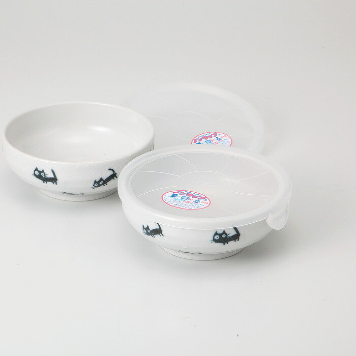 ■商品内容：完全密封用ではなく、かぶせ蓋です。フタをつけたまま電子レンジOKです。 品：ボール×2／13×5cm 磁器 ■パッケージサイズ：箱：31×16×5.5cm 化粧箱 ■産地：瀬戸焼 ■重量：700g メーカー希望小売価格はメーカーカタログに基づいて掲載しています ■さまざまなギフトアイテムをご用意しております。 内祝　内祝い　お祝い返し　ウェディングギフト　ブライダルギフト　引き出物　引出物　結婚引き出物　結婚引出物　結婚内祝い　出産内祝い 命名内祝い　入園内祝い　入学内祝い　卒園内祝い　卒業内祝い　就職内祝い　新築内祝い　引越し内祝い　快気内祝い　開店内祝い　二次会 披露宴　お祝い　御祝　結婚式　結婚祝い　出産祝い　初節句　七五三　入園祝い　入学祝い　卒園祝い　卒業祝い　成人式　就職祝い　昇進祝い 新築祝い　上棟祝い　引っ越し祝い　引越し祝い　開店祝い　退職祝い　快気祝い　全快祝い　初老祝い　還暦祝い　古稀祝い　喜寿祝い　傘寿祝い 米寿祝い　卒寿祝い　白寿祝い　長寿祝い　金婚式　銀婚式　ダイヤモンド婚式　結婚記念日　ギフト　ギフトセット　セット　詰め合わせ　贈答品　お返し お礼　御礼　ごあいさつ　ご挨拶　御挨拶　プレゼント　お見舞い　お見舞御礼　お餞別　引越し　引越しご挨拶　記念日　誕生日　父の日　母の日　敬老の日 記念品　卒業記念品　定年退職記念品　ゴルフコンペ　コンペ景品　景品　賞品　粗品　お香典返し　香典返し　志　満中陰志　弔事　会葬御礼　法要 法要引き出物　法要引出物　法事　法事引き出物　法事引出物　忌明け　四十九日　七七日忌明け志　一周忌　三回忌　回忌法要　偲び草　粗供養　初盆 供物　お供え　お中元　御中元　お歳暮　御歳暮　お年賀　御年賀　残暑見舞い　年始挨拶　ボーリング大会　景品　レミパン　ゼリー　スターバックス 千疋屋　結婚式　そうめん　ローラアシュレイ　プリン　話題　ディズニー　カタログギフト　ティファール　ビタクラフト　ステンレスタンブラー　リラックマ のし無料　メッセージカード無料　ラッピング無料 ギフトにぴったりのアイテムをご紹介！ 贈り物に悩んでいる方へ、心温まるギフトアイテムを取り揃えました。高品質な食品、ふわふわのタオル、美しい食器、そしてセンスあふれる雑貨まで、幅広いラインナップであなたの大切な人への思いを伝えます。 特徴 高品質：厳選された素材と丁寧な製造工程で作られた商品ばかり。どれも長く愛用いただけます。 多用途：どんなシーンでも使える万能アイテムが揃っています。誕生日、結婚祝い、新築祝いなど、さまざまな場面に最適です。 デザイン：シンプルで洗練されたデザインから、カラフルで個性的なものまで、多彩なバリエーションをご用意。 お手頃価格：高品質ながら手ごろな価格で、コストパフォーマンスも抜群。 おすすめの用途とシーン 誕生日プレゼント：大切な人の特別な日を祝うために、実用的かつ心温まるギフトを。食品やタオルは、日常で役立つアイテムとして喜ばれます。 結婚祝い：新しい生活を始めるカップルに、美しい食器やおしゃれな雑貨を。幸せな家庭を築くお手伝いができます。 新築祝い：新しい家に引っ越した友人や家族へ、インテリアにぴったりの雑貨や実用的なタオルを。快適な生活をサポートします。 お返しギフト：感謝の気持ちを込めて、おしゃれで実用的なアイテムを。食品はもちろん、使い心地の良いタオルや美しい食器も喜ばれます。 季節の贈り物：お中元やお歳暮、季節の挨拶として、季節に合ったギフトを。夏には涼しげな雑貨、冬には温かみのあるタオルや食品が最適です。 贈る相手に合わせたおすすめ グルメな方へ：美味しい食品を贈れば、食卓が一層華やかに。特別な時間を演出します。 家庭的な方へ：ふわふわのタオルや使いやすい食器で、日常生活に彩りを。 オシャレな方へ：センスあふれる雑貨で、インテリアを一層魅力的に。 まとめ あなたの気持ちを込めたギフト選びをお手伝いします。どれも心を込めて選んだアイテムばかりです。大切な人への贈り物として、自信を持っておすすめします。 商品概要 [分類] 以下のような商品をお探しの方にオススメです。スイーツ スィーツ スウィーツ Sweets ケーキ お菓子 洋菓子 デザート おやつ 小腹対策 食品 食べ物 / チョコレートケーキ チョコレート ガトーショコラ チーズケーキ 生菓子 生ケーキ ベイクドチーズケーキ [評価・マスコミ] ランキング1位のおすすめ(お勧め オススメ) インスタ映え SNS 評判 今話題の人気商品 [サービス] 以下のサービスをご利用いだだけます。不可の場合あり。お取り寄せ 全国配送 全国発送 オーダー 注文 デリバリー 取寄せ 宅配 ネット通販 持ち運び可 / 送料無料 送料込み 無料ギフト対応 日持ち長い 長期保存 賞味期限が長い 名入れ 当日発送 お急ぎ便 即日配送 即日発送 翌日配送 翌日発送 前日に買う あす楽 明日楽 即納 翌日 あす着 明日届く 配送日指定可 冷凍保存可 冷凍保管 冷凍便 ギフトラッピング ギフト対応 予約 メッセージ付き 有料メッセージカード 有料お誕生日カード ホワイトデー当日お届け可能 [パッケージ] 　 以下のような包装でお届けします。詰め合わせ セット アソート 化粧箱入り ラッピング不要 個包装 小分け 手提げ袋（有償） 2重梱包 [デザイン] 以下のようなイメージをお求めの方におすすめです。お洒落 可愛い ゴージャス 高級感 プレミアム サプライズ感 美しい インパクト 面白い 珍しい 希少 驚き シンプル 上品 スタイリッシュ エレガント モダン [ご用途] 工夫次第で様々な用途でご利用いただけます。贈り物 プレゼント ギフト プチギフト 贈答品 お祝い 御祝い 退職祝い 内祝い 出産祝い 出産内祝い 入学祝い 卒業祝い ご褒美 手土産 お土産 お使い物 お返し お礼 ご挨拶 ご進物 お配り 配る ばらまき バレンタインデー バレンタインデイ ヴァレンタイン 友チョコ 義理チョコ 本命チョコ 逆チョコ バレンタインチョコ ホワイトデー ホワイトデイ ホワイトデーのお返し 七五三 ひな祭り こどもの日 ハロウィン クリスマス お中元 お年賀 ウインターギフト 御中元 御歳暮 サマーギフト 残暑見舞い お歳暮 母の日 父の日 敬老の日 敬老会記念品 敬老会 結婚祝い 結婚内祝い 結婚記念日 結婚式二次会 二次会のプチギフト 結婚披露宴の引き出物 引き菓子 ウエディングパーティー 成人祝い 長寿祝い 還暦祝い 古希祝い 古稀祝い 喜寿祝い 傘寿祝い 米寿祝い 卒寿祝い 白寿祝い 紀寿祝い 百寿祝い 成人式 セレモニー イベント 内祝い 快気祝い 快気内祝い 出産内祝い 出産祝い 記念日 お返し ご進物 御使い物 お礼 ご挨拶 御礼 ご祝儀 祝儀の品 お使い物 ノベルティー 粗品 景品 長寿 法事 法要 仏事 年忌法事 志 粗供養 供養返し 香典返し 満中陰志 御供え お供え 御供物 弔事 七五三 ひな祭り 入学祝い 卒業祝い 卒園祝い 退職祝い 入社祝い 成人式 成人式のお祝い 朝食 食事代わり ティータイム ブレイクタイム ホームパーティー クリスマスケーキ 誕生日プレゼント 誕生祝い バースデーケーキ 学校 会社 職場 法人 取引先 部活 イベント サークル 介護施設 [おすすめの方] 以下のような様々なお客様にお喜びいただいております。10代 20代 30代 40代 50代 60代 70代 80代 90代 100歳以上 お母さん お父さん ママ パパ 兄弟姉妹 彼氏 彼女 恋人 義理の母 叔父さん 親戚の お嬢さん 大家族 家族 赤ちゃん 祖父 祖母 叔父 叔母 孫 おじいちゃん おばあちゃん じいじ ばあば 夫 旦那 妻 奥様 お嫁さん 奥さん 親 両親 娘 同僚 友達 仲間 友人 親友 上司 部下 先輩 後輩 お世話になった方 恩師 先生 大人数 女友達 法人 女性 男性 大人 子ども 子供用 小学生 中学生 高校生 男の子 女の子 辛党 甘党 甘いものが苦手 高齢者 お年寄り [その他おすすめ] 以下のような商品に興味のある方にもオススメです。大量 大量購入 財布に優しい 大人数 業務用 大量スイーツ お試し コスパ良い /完全密封用ではなく、かぶせ蓋です。フタをつけたまま電子レンジOKです。