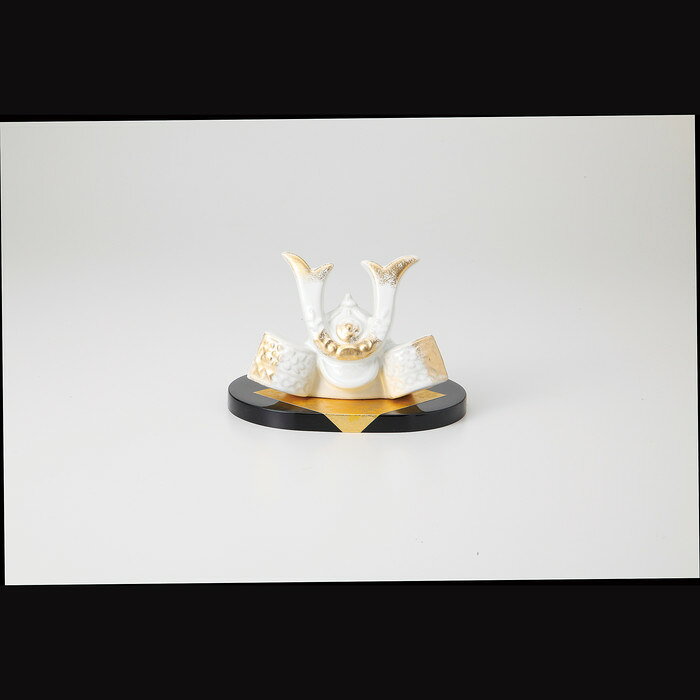 ■商品内容： 品：兜×1／7.5×13×9cm 磁器 ■パッケージサイズ：箱：15×9×12.5cm ボール箱 ■産地：美濃焼 ■重量：220g メーカー希望小売価格はメーカーカタログに基づいて掲載しています ■さまざまなギフトアイテムをご用意しております。 内祝　内祝い　お祝い返し　ウェディングギフト　ブライダルギフト　引き出物　引出物　結婚引き出物　結婚引出物　結婚内祝い　出産内祝い 命名内祝い　入園内祝い　入学内祝い　卒園内祝い　卒業内祝い　就職内祝い　新築内祝い　引越し内祝い　快気内祝い　開店内祝い　二次会 披露宴　お祝い　御祝　結婚式　結婚祝い　出産祝い　初節句　七五三　入園祝い　入学祝い　卒園祝い　卒業祝い　成人式　就職祝い　昇進祝い 新築祝い　上棟祝い　引っ越し祝い　引越し祝い　開店祝い　退職祝い　快気祝い　全快祝い　初老祝い　還暦祝い　古稀祝い　喜寿祝い　傘寿祝い 米寿祝い　卒寿祝い　白寿祝い　長寿祝い　金婚式　銀婚式　ダイヤモンド婚式　結婚記念日　ギフト　ギフトセット　セット　詰め合わせ　贈答品　お返し お礼　御礼　ごあいさつ　ご挨拶　御挨拶　プレゼント　お見舞い　お見舞御礼　お餞別　引越し　引越しご挨拶　記念日　誕生日　父の日　母の日　敬老の日 記念品　卒業記念品　定年退職記念品　ゴルフコンペ　コンペ景品　景品　賞品　粗品　お香典返し　香典返し　志　満中陰志　弔事　会葬御礼　法要 法要引き出物　法要引出物　法事　法事引き出物　法事引出物　忌明け　四十九日　七七日忌明け志　一周忌　三回忌　回忌法要　偲び草　粗供養　初盆 供物　お供え　お中元　御中元　お歳暮　御歳暮　お年賀　御年賀　残暑見舞い　年始挨拶　ボーリング大会　景品　レミパン　ゼリー　スターバックス 千疋屋　結婚式　そうめん　ローラアシュレイ　プリン　話題　ディズニー　カタログギフト　ティファール　ビタクラフト　ステンレスタンブラー　リラックマ のし無料　メッセージカード無料　ラッピング無料 ギフトにぴったりのアイテムをご紹介！ 贈り物に悩んでいる方へ、心温まるギフトアイテムを取り揃えました。高品質な食品、ふわふわのタオル、美しい食器、そしてセンスあふれる雑貨まで、幅広いラインナップであなたの大切な人への思いを伝えます。 特徴 高品質：厳選された素材と丁寧な製造工程で作られた商品ばかり。どれも長く愛用いただけます。 多用途：どんなシーンでも使える万能アイテムが揃っています。誕生日、結婚祝い、新築祝いなど、さまざまな場面に最適です。 デザイン：シンプルで洗練されたデザインから、カラフルで個性的なものまで、多彩なバリエーションをご用意。 お手頃価格：高品質ながら手ごろな価格で、コストパフォーマンスも抜群。 おすすめの用途とシーン 誕生日プレゼント：大切な人の特別な日を祝うために、実用的かつ心温まるギフトを。食品やタオルは、日常で役立つアイテムとして喜ばれます。 結婚祝い：新しい生活を始めるカップルに、美しい食器やおしゃれな雑貨を。幸せな家庭を築くお手伝いができます。 新築祝い：新しい家に引っ越した友人や家族へ、インテリアにぴったりの雑貨や実用的なタオルを。快適な生活をサポートします。 お返しギフト：感謝の気持ちを込めて、おしゃれで実用的なアイテムを。食品はもちろん、使い心地の良いタオルや美しい食器も喜ばれます。 季節の贈り物：お中元やお歳暮、季節の挨拶として、季節に合ったギフトを。夏には涼しげな雑貨、冬には温かみのあるタオルや食品が最適です。 贈る相手に合わせたおすすめ グルメな方へ：美味しい食品を贈れば、食卓が一層華やかに。特別な時間を演出します。 家庭的な方へ：ふわふわのタオルや使いやすい食器で、日常生活に彩りを。 オシャレな方へ：センスあふれる雑貨で、インテリアを一層魅力的に。 まとめ あなたの気持ちを込めたギフト選びをお手伝いします。どれも心を込めて選んだアイテムばかりです。大切な人への贈り物として、自信を持っておすすめします。 商品概要 [分類] 以下のような商品をお探しの方にオススメです。スイーツ スィーツ スウィーツ Sweets ケーキ お菓子 洋菓子 デザート おやつ 小腹対策 食品 食べ物 / チョコレートケーキ チョコレート ガトーショコラ チーズケーキ 生菓子 生ケーキ ベイクドチーズケーキ [評価・マスコミ] ランキング1位のおすすめ(お勧め オススメ) インスタ映え SNS 評判 今話題の人気商品 [サービス] 以下のサービスをご利用いだだけます。不可の場合あり。お取り寄せ 全国配送 全国発送 オーダー 注文 デリバリー 取寄せ 宅配 ネット通販 持ち運び可 / 送料無料 送料込み 無料ギフト対応 日持ち長い 長期保存 賞味期限が長い 名入れ 当日発送 お急ぎ便 即日配送 即日発送 翌日配送 翌日発送 前日に買う あす楽 明日楽 即納 翌日 あす着 明日届く 配送日指定可 冷凍保存可 冷凍保管 冷凍便 ギフトラッピング ギフト対応 予約 メッセージ付き 有料メッセージカード 有料お誕生日カード ホワイトデー当日お届け可能 [パッケージ] 　 以下のような包装でお届けします。詰め合わせ セット アソート 化粧箱入り ラッピング不要 個包装 小分け 手提げ袋（有償） 2重梱包 [デザイン] 以下のようなイメージをお求めの方におすすめです。お洒落 可愛い ゴージャス 高級感 プレミアム サプライズ感 美しい インパクト 面白い 珍しい 希少 驚き シンプル 上品 スタイリッシュ エレガント モダン [ご用途] 工夫次第で様々な用途でご利用いただけます。贈り物 プレゼント ギフト プチギフト 贈答品 お祝い 御祝い 退職祝い 内祝い 出産祝い 出産内祝い 入学祝い 卒業祝い ご褒美 手土産 お土産 お使い物 お返し お礼 ご挨拶 ご進物 お配り 配る ばらまき バレンタインデー バレンタインデイ ヴァレンタイン 友チョコ 義理チョコ 本命チョコ 逆チョコ バレンタインチョコ ホワイトデー ホワイトデイ ホワイトデーのお返し 七五三 ひな祭り こどもの日 ハロウィン クリスマス お中元 お年賀 ウインターギフト 御中元 御歳暮 サマーギフト 残暑見舞い お歳暮 母の日 父の日 敬老の日 敬老会記念品 敬老会 結婚祝い 結婚内祝い 結婚記念日 結婚式二次会 二次会のプチギフト 結婚披露宴の引き出物 引き菓子 ウエディングパーティー 成人祝い 長寿祝い 還暦祝い 古希祝い 古稀祝い 喜寿祝い 傘寿祝い 米寿祝い 卒寿祝い 白寿祝い 紀寿祝い 百寿祝い 成人式 セレモニー イベント 内祝い 快気祝い 快気内祝い 出産内祝い 出産祝い 記念日 お返し ご進物 御使い物 お礼 ご挨拶 御礼 ご祝儀 祝儀の品 お使い物 ノベルティー 粗品 景品 長寿 法事 法要 仏事 年忌法事 志 粗供養 供養返し 香典返し 満中陰志 御供え お供え 御供物 弔事 七五三 ひな祭り 入学祝い 卒業祝い 卒園祝い 退職祝い 入社祝い 成人式 成人式のお祝い 朝食 食事代わり ティータイム ブレイクタイム ホームパーティー クリスマスケーキ 誕生日プレゼント 誕生祝い バースデーケーキ 学校 会社 職場 法人 取引先 部活 イベント サークル 介護施設 [おすすめの方] 以下のような様々なお客様にお喜びいただいております。10代 20代 30代 40代 50代 60代 70代 80代 90代 100歳以上 お母さん お父さん ママ パパ 兄弟姉妹 彼氏 彼女 恋人 義理の母 叔父さん 親戚の お嬢さん 大家族 家族 赤ちゃん 祖父 祖母 叔父 叔母 孫 おじいちゃん おばあちゃん じいじ ばあば 夫 旦那 妻 奥様 お嫁さん 奥さん 親 両親 娘 同僚 友達 仲間 友人 親友 上司 部下 先輩 後輩 お世話になった方 恩師 先生 大人数 女友達 法人 女性 男性 大人 子ども 子供用 小学生 中学生 高校生 男の子 女の子 辛党 甘党 甘いものが苦手 高齢者 お年寄り [その他おすすめ] 以下のような商品に興味のある方にもオススメです。大量 大量購入 財布に優しい 大人数 業務用 大量スイーツ お試し コスパ良い /