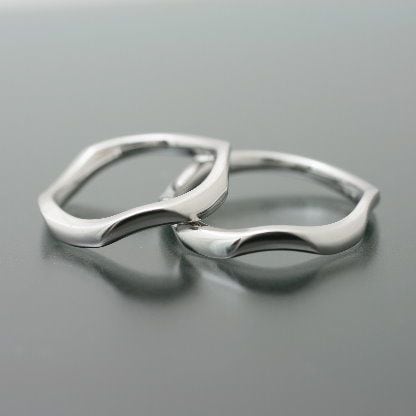 結婚指輪 ペア マリッジリング K18 イエローゴールド ホワイトゴールド ピンクゴールド 2本セット 品質保証書 金属アレルギー 日本製 おしゃれ ジュエリー プレゼント ギフト クリスマス 卒業式 入学式 卒園式 入園式 お祝い