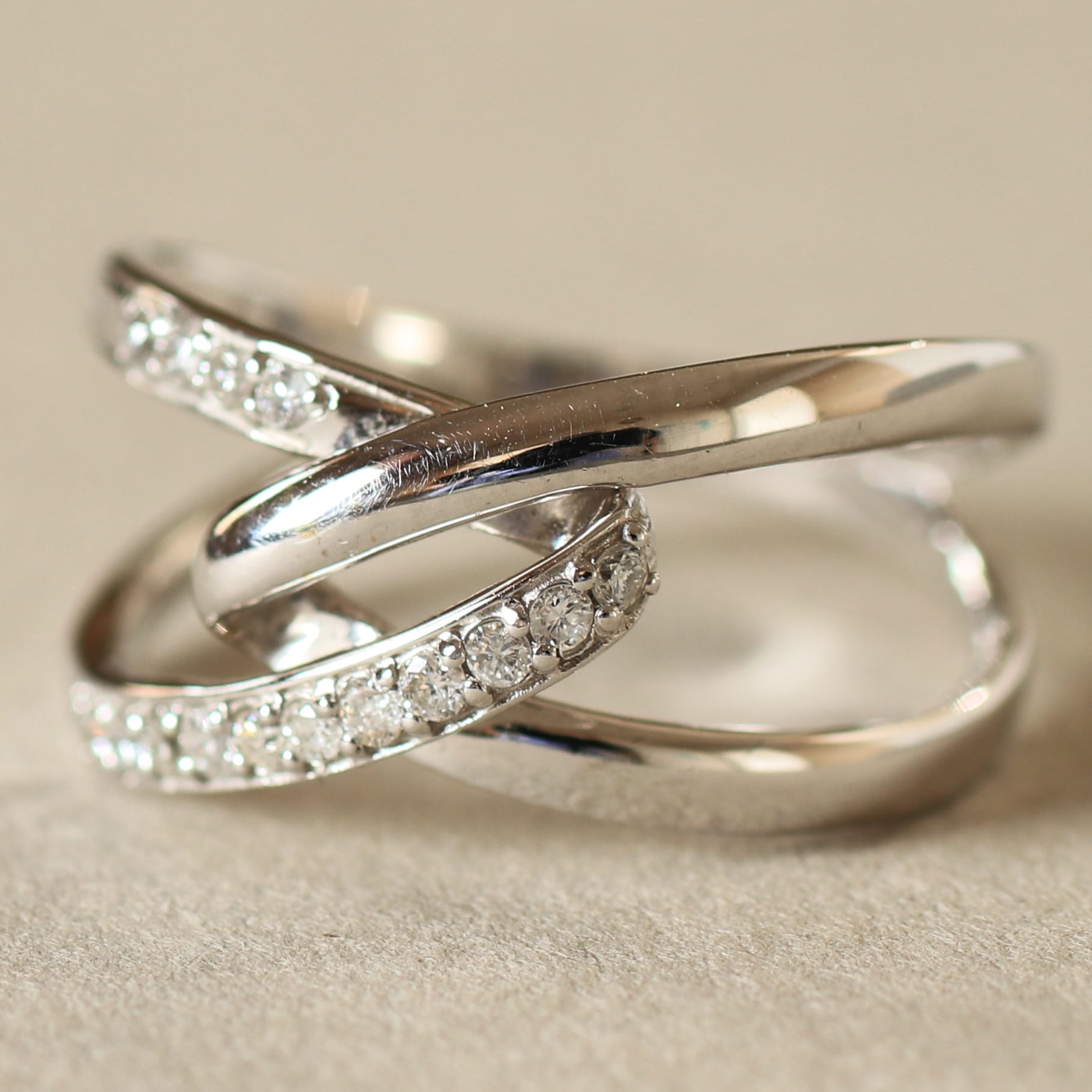 プラチナ リング Pt900 ファッションリング 天然ダイヤ ダイヤモンドリング 品質保証書 金属アレルギー 日本製 おしゃれ ジュエリー プレゼント ギフト ...