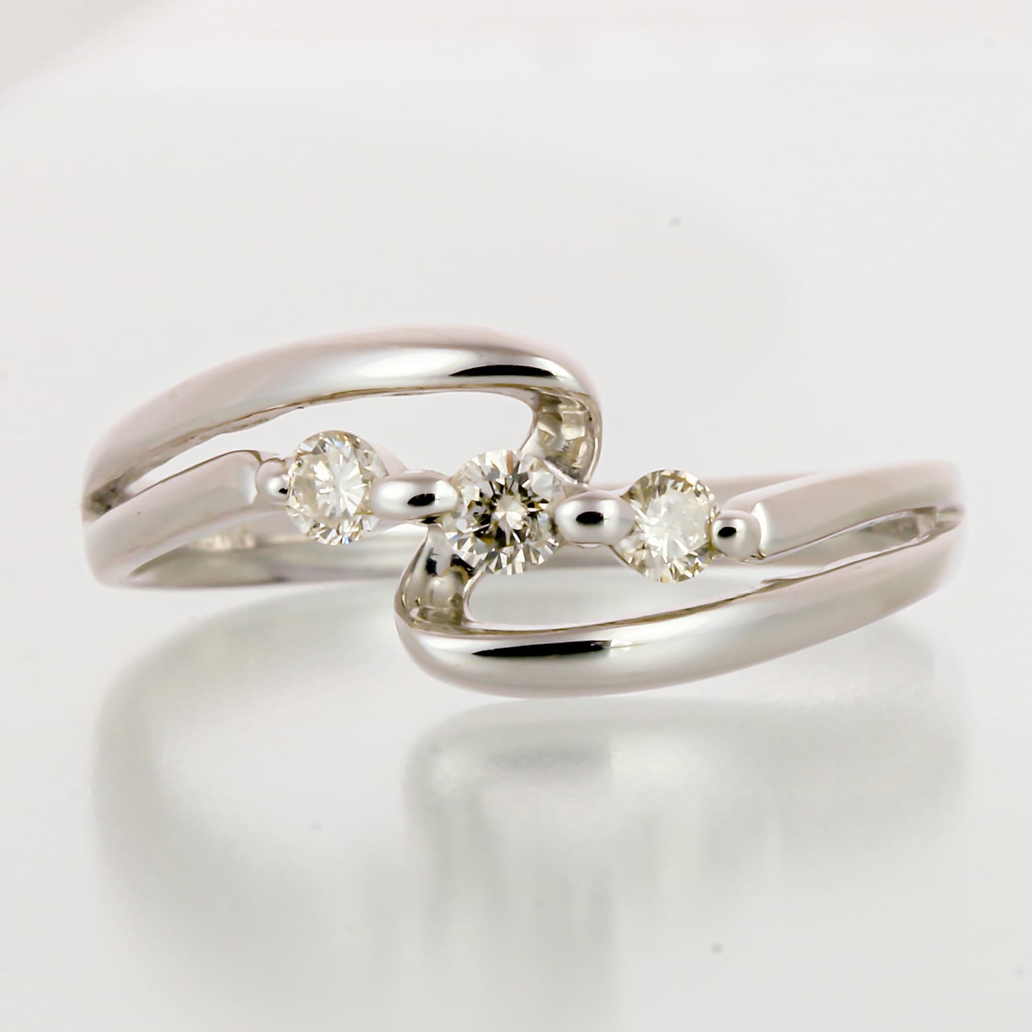 ホワイトゴールド リング K18 イエローゴールド ホワイトゴールド ピンクゴールド ファッションリング 天然ダイヤ ダイヤモンドリング 品質保証書 金属アレルギー 日本製 おしゃれ ジュエリー プレゼント ギフト クリスマス 卒業式 入学式 卒園式 入園式 お祝い