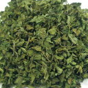 ペパーミントカット100g原産国：エジプト英名：Peppermint, Cut学名：Mentha piperita科目：シソ科部位：葉別名：セイヨウハッカお菓子などでお馴染みのミントの香り。お茶はスッキリした味わいで、食後に最適。また、カモマイル、ローズ、ラベンダーなど、ほとんどのハーブティーと相性がよく、ブレンドの材料としても好まれています。ハーブティーの基本の淹れ方ティースプーン1〜2杯(約2グラム)のドライハーブをポットに入れ、150cc〜200cc程度の熱湯を注ぎ、フタをして3〜5分間蒸らします。※実や根など硬いものは、軽くつぶすとより香りが立ちます。保存方法直射日光・高温多湿を避け、冷暗所にて密閉保存下さい。開封後はどうぞお早めにご使用下さい。