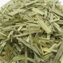 レモングラスカット20g原産国：エジプト英名：Lemongrass, Cut学名：Cymbopogon citratus科目：イネ科部位：葉別名：レモンガヤレモンに似た清々しい香りで、気分をリフレッシュさせてくれます。ハーブティーは飲みやすく、お風呂に入れても楽しめます。また、タイの代表的スープ「トムヤンクン」にも使われています。ほうじ茶、緑茶とのブレンドも美味しく、おすすめです。ハーブティーの基本の淹れ方ティースプーン1〜2杯(約2グラム)のドライハーブをポットに入れ、150cc〜200cc程度の熱湯を注ぎ、フタをして3〜5分間蒸らします。※実や根など硬いものは、軽くつぶすとより香りが立ちます。保存方法直射日光・高温多湿を避け、冷暗所にて密閉保存下さい。開封後はどうぞお早めにご使用下さい。