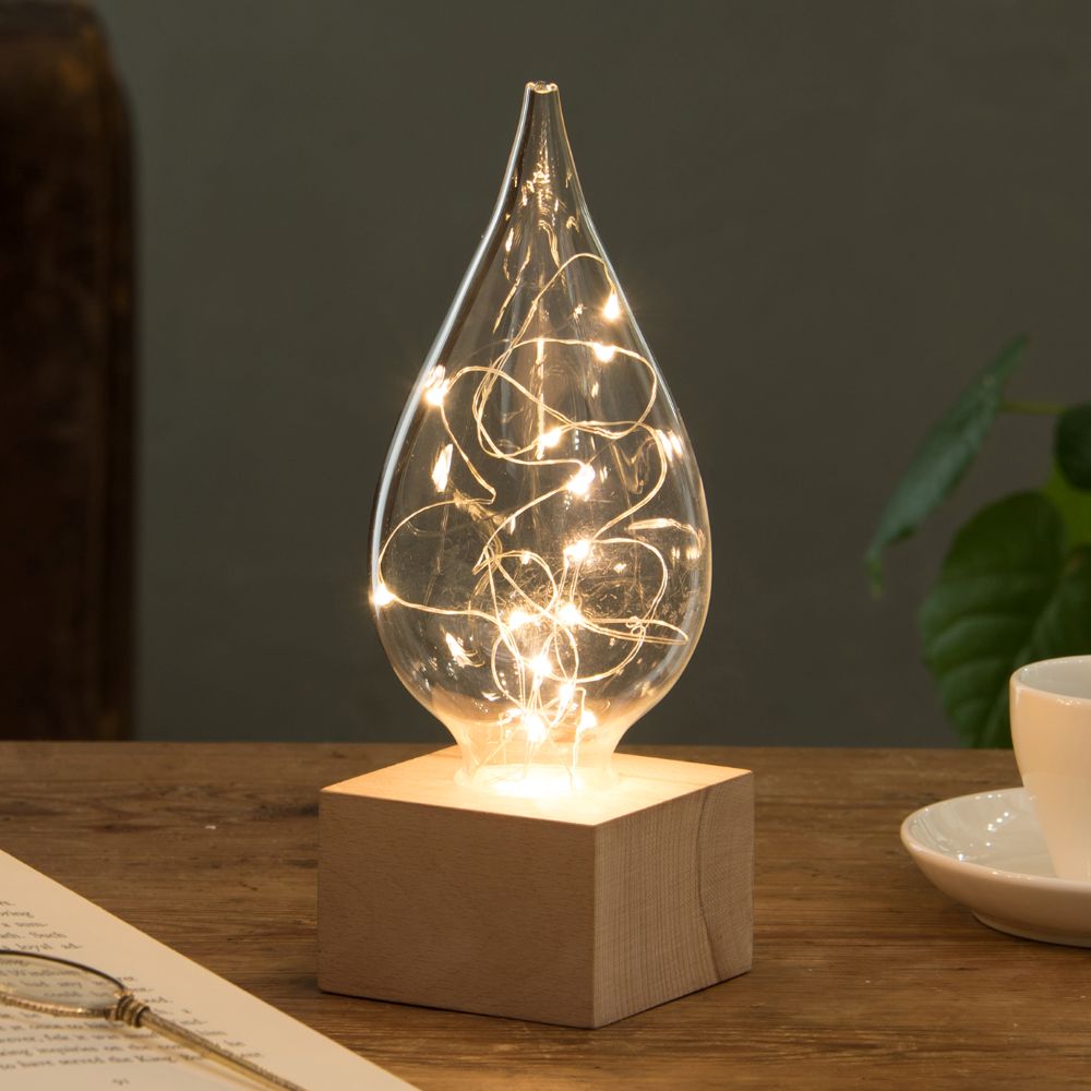 Rakuten - しずく　LEDライト　コードレス電池式　ガラス製の「しずく」からこぼれ出る柔らかな光　いつまでも見ていられる癒しのインテリア　H225×W85×D85ミリ　重量270g 電源：単四電池3本（別売） サイエンス　ギフト