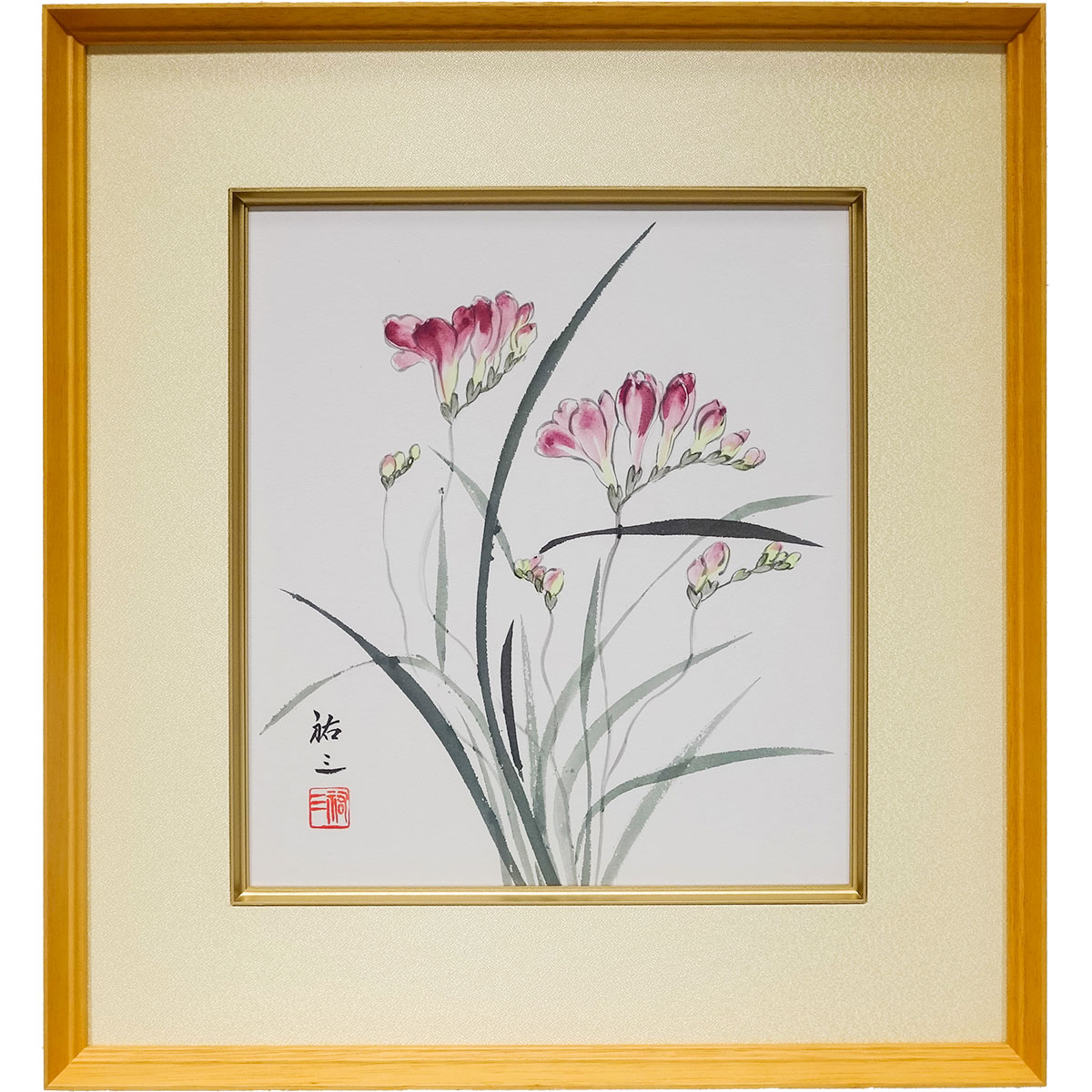 ーーーーーーーーーーーーーーーーーーーーー 花言葉は「憧れ」フリージア ーーーーーーーーーーーーーーーーーーーーー ゆらりと風に揺れるフリージアの優雅な姿を、やわらかな色彩と伸びやかな筆づかいで描いた色紙絵です。 紫のつぼみや花びらと、すっと伸びる緑の葉が美しく調和し、可憐で清々しい印象を与えます。花言葉は「憧れ」。お部屋に飾れば、心和む彩りを添えてくれます。 ーーーーーーーーーーーーーーーーーーーーー 商品詳細 ーーーーーーーーーーーーーーーーーーーーー - 作　家：高島祐三 （たかしまゆうぞう） 爽床会会員、得意：山水・動物、美術年鑑掲載 - 作品名：フリージア - 技　法：日本画 真筆 肉筆画 手描き - 状　態：色紙・額ともに新品 - 額外寸：38．2×41.5×厚2（cm） - 色紙寸：27×24（cm）　大色紙 - 付属品：額入り・かぶせ箱付き　額の前面は透明ガラス ーーーーーーーーーーーーーーーーーーーーー ラッピング・熨斗を無料にて承ります。当ページ内の紹介文・商品説明文・画像の無断使用・転載・流用を固く禁じます。(C) やまとや画廊高島祐三　「フリージア」 肉筆作品　1点限り