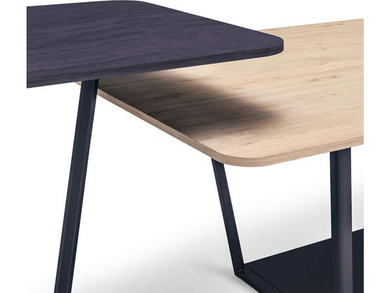 【ブラックフライデー限定★27日9:59迄店内ポイント2倍】【メーカー直送】コクヨ リージョン 角形 ミドルテーブル白脚 W1600 パウダー【代引不可】【組立・設置・送料無料】四角 カフェテーブル 会議用テーブル 長机 オフィス家具 [2]