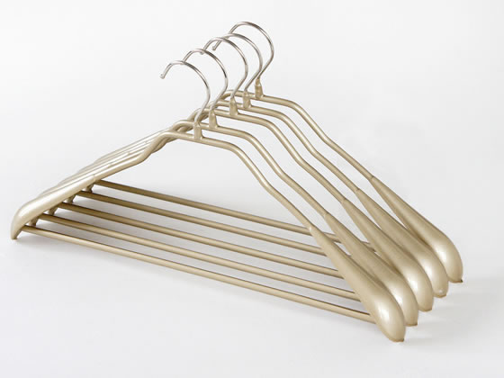 �}���n���K�[ �j���[�{�f�B�[�t�H�[�� �X�[�c�p �S�[���h 5�{�g