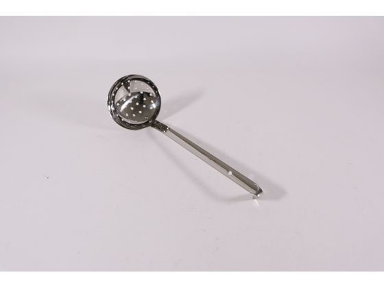 【レビュー投稿で100円OFFクーポン】【お取り寄せ】カンダ KD 18-8 レードルお玉 穴明 054129 調理道具 キッチン雑貨