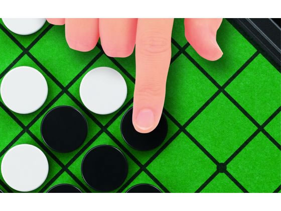 ココデカウの【レビュー投稿で100円OFFクーポン】【お取り寄せ】Hazuki ハズキルーペ クール カラーレンズ 1.32倍 白 ルーペ 製図用紙｜アングル3