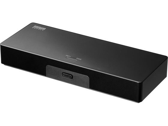 【商品説明】DisplayPortディスプレイとUSBキーボード・マウスを2台のパソコンで切り替えて使用できる切替器です。4K／60Hzの高解像度に対応し、美しい映像出力が可能です。エミュレーション非搭載で多機能キーボードやマウスにも対応します。本体ボタンで簡単に切替でき、ソフト不要で接続するだけですぐに使用できます。USB給電式でACアダプタ不要、DisplayPort切替器としても使用可能です。【仕様】●主な対応解像度：4096×2160（60Hz、4：4：4）、3840×2160（60Hz、4：4：4）、1920×1080p（24／25／30／50／60Hz）、1920×1080i（50／60Hz）、1280×720p（50／60Hz）、720×576p（50Hz）、720×480p（60Hz）　●インターフェース：【PC側】DisplayPortメス×2、USB2．Bコネクタメス×2　【周辺機器側】DisplayPortメス×1、USB2．Aコネクタメス（キーボード用×1、マウス用×1）　●最大PC接続台数：2台　●切替方式：本体ボタン切替　●電源：USBポート給電（DC＋5V）　●消費電流：最大150mA　●HDCP：HDCP2．3（パススルー）　●動作温度・湿度：5℃〜45℃、85％以下（結露なきこと）　●保管温度・湿度：0℃〜45℃、80％以下（結露なきこと）　●セット内容：本体、DisplayPortケーブル（1．5m）×2、USBケーブル（1．0m）×2、専用給電ケーブル（1．0m）、取扱説明書（保証書付き）　●サイズ：W142．3×D55×H21mm　●重量：約194g【備考】※メーカーの都合により、パッケージ・仕様等は予告なく変更になる場合がございます。【検索用キーワード】サンワサプライ　さんわさぷらい　sanwa　supply　SW−KVM2DPUUS　DisplayPortパソコン切替器　4K対応　2入力1出力　本体スイッチ切替　USBキーボード　マウス対応　コンパクト設計　切替スイッチ付　エミュレーション非搭載　パソコン・プリンター・周辺機器　PC周辺機器　R525NHDisplayPortディスプレイ・USBキーボード・マウスに対応したコンパクトKVM切替器。