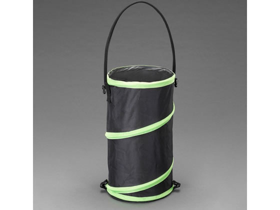 【仕様】●サイズ…φ350×650（H）mm　●容量…60L　●耐荷重…25kg　●材質…本体：ポリエステル　（内側：PVCコート処理）　スプリング：ワイヤー鋼鉄線　バンド・バックル：ポリプロピレン　●強力スプリング入りで、中身が無くてもしっかり自立　●使わないときは、両サイドのバックルをロックすればコンパクトに折り畳めます。　●ガラ袋等をかぶせれば、大容量の廃材入れとしてもお使い頂けます。　●持ち運びに便利な肩ひも付　●床を傷めにくいゴム足付【備考】※メーカーの都合により、パッケージ・仕様等は予告なく変更になる場合がございます。【検索用キーワード】エスコ　えすこ　ESCO　Esco　道具箱　腰袋　収納ケース　ツールキャビネット　作業台　棚　バスケット　電工バケツ　電工バケツ（スプリング入）　電工バケツ　電工用バケツ　φ350x650mm電工バケツ（スプリング入）　φ350x650mm　電工バケツ（スプリング入）　EA925FA−10A　EA925FA10A　作業用品　保管用品　R595NR