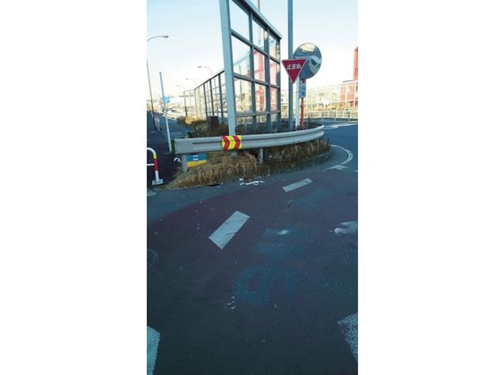 【レビュー投稿で100円OFFクーポン】【お取り寄せ】仙台銘板 ワンタッチガードレール用簡易矢印板 3212010 安全標識 ステッカー 現場 安全 作業