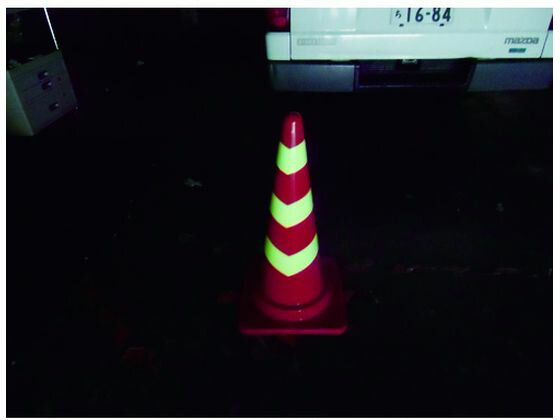 【マラソン限定★ポイント2倍】送料無料【お取り寄せ】TRUSCO チッコウコーン 幅380mm×高さ700mm レッド TCC-CK 安全標識 ステッカー 現場 安全 作業