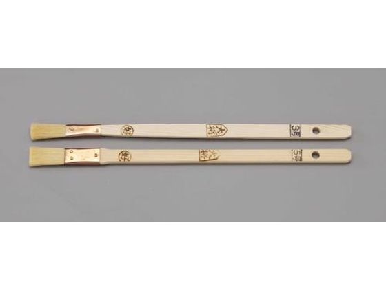 【仕様】●最高級羊毛●全長：275mm●セット内容：2本セット（3号・5号）●毛幅：15mm・30mm・42mm【備考】※メーカーの都合により、パッケージ・仕様等は予告なく変更になる場合がございます。【検索用キーワード】エスコ　ESCO　えすこ　2本組目地・サッシ用刷毛　目地・サッシ用刷毛2本組　板金・コンクリート・左官・大工・内装・塗装・ガラス道具　(塗装用)刷毛　作業用品・工具　工事用品　塗装・内装用品　刷毛　EA109LJ　EA109LJ　4518340505391　はけ　ハケ　RPUP_02　R4377J