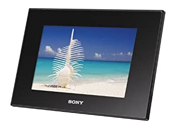 【中古】(非常に良い)ソニー SONY デジタルフォトフレーム D72N ブラック DPF-D72N／B【メーカー名】ソニー(SONY)【メーカー型番】DPF-D72N/B【ブランド名】ソニー(SONY)【商品説明】ソニー SONY デジタルフォトフレーム D72N ブラック DPF-D72N／B他モール併売のため、万が一お品切れの場合はご連絡致します。 当店では初期不良に限り、商品到着から7日間は返品をお受けいたします。 ＜リモコンご購入のお客様へ＞リモコンをお使いになる前に設定が必要なリモコンがあります。動作しないなど不具合が発生した場合は設定をご確認ください。 （返品をお受けする場合、返送方法は別途ご案内いたします。 こちらのご案内前に着払いにてご返送いただくとお受け取りできないことがあります。） イメージと違う、必要でなくなった等、お客様都合のキャンセル・返品は一切お受けしておりません。 商品名に「限定」「保証」等の記載がある場合でも特典や保証・ダウンロードコードは付いておりません。 写真は代表画像であり実際にお届けする商品の状態とは異なる場合があります。 中古品の場合は中古の特性上、キズ・汚れがある場合があります。 ご注文からお届けまで 1．ご注文　 　ご注文は24時間受け付けております 2．注文確認 　ご注文後、注文確認メールを送信します 3．在庫確認　　　 　多モールでも併売の為、在庫切れの場合はご連絡させて頂きます。 　 ※中古品は受注後に、再メンテナンス、梱包しますのでお届けまで4〜10営業日程度とお考え下さい。 4．入金確認 　 前払い決済をご選択の場合、ご入金確認後に商品確保・配送手配を致します。 5．出荷 　配送準備が整い次第、出荷致します。配送業者、追跡番号等の詳細をメール送信致します。 6．到着　 　出荷後、1〜3日後に商品が到着します。 　※離島、北海道、九州、沖縄は遅れる場合がございます。予めご了承下さい。